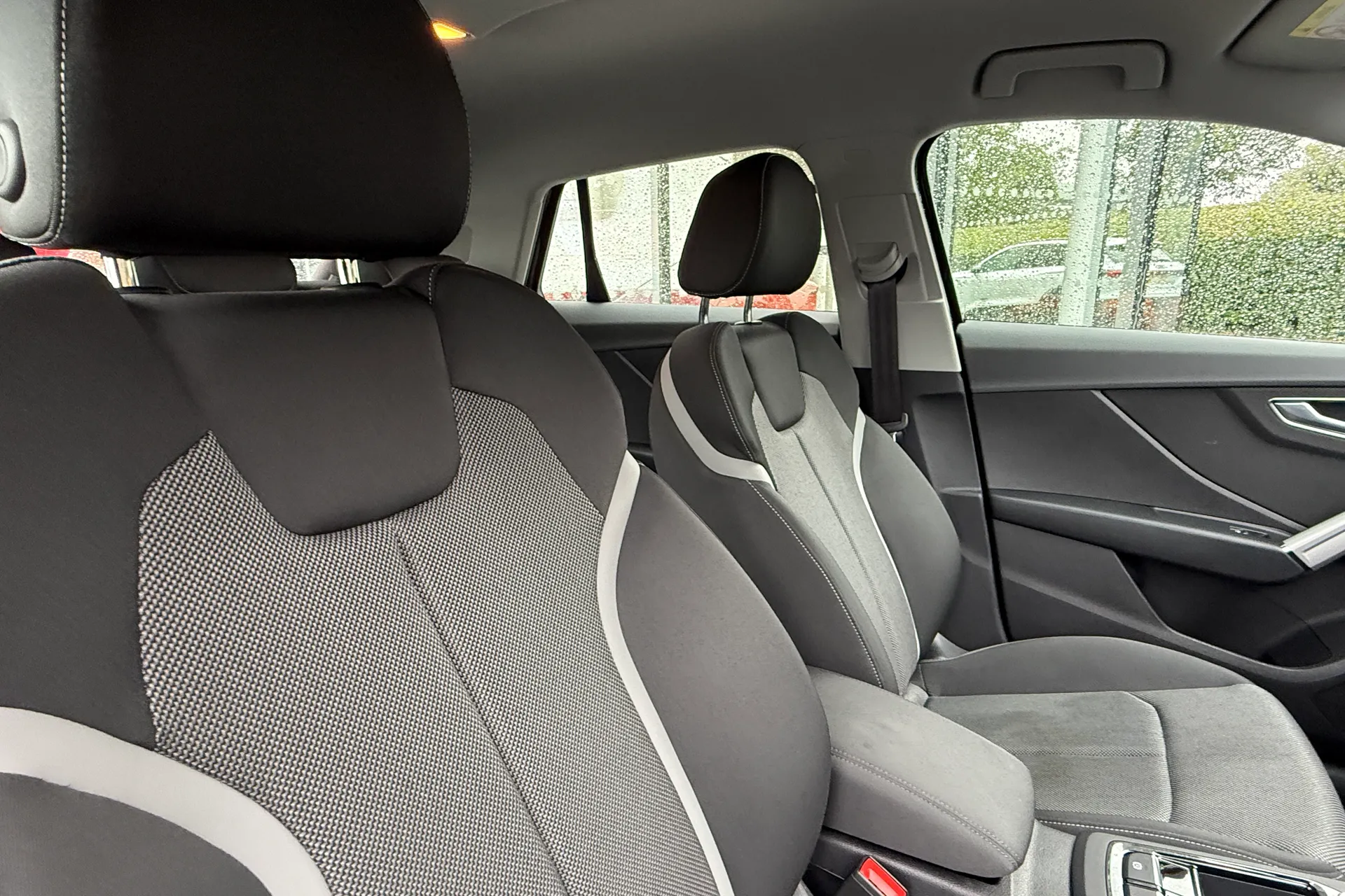 Audi Q2 thumbnail image number 21