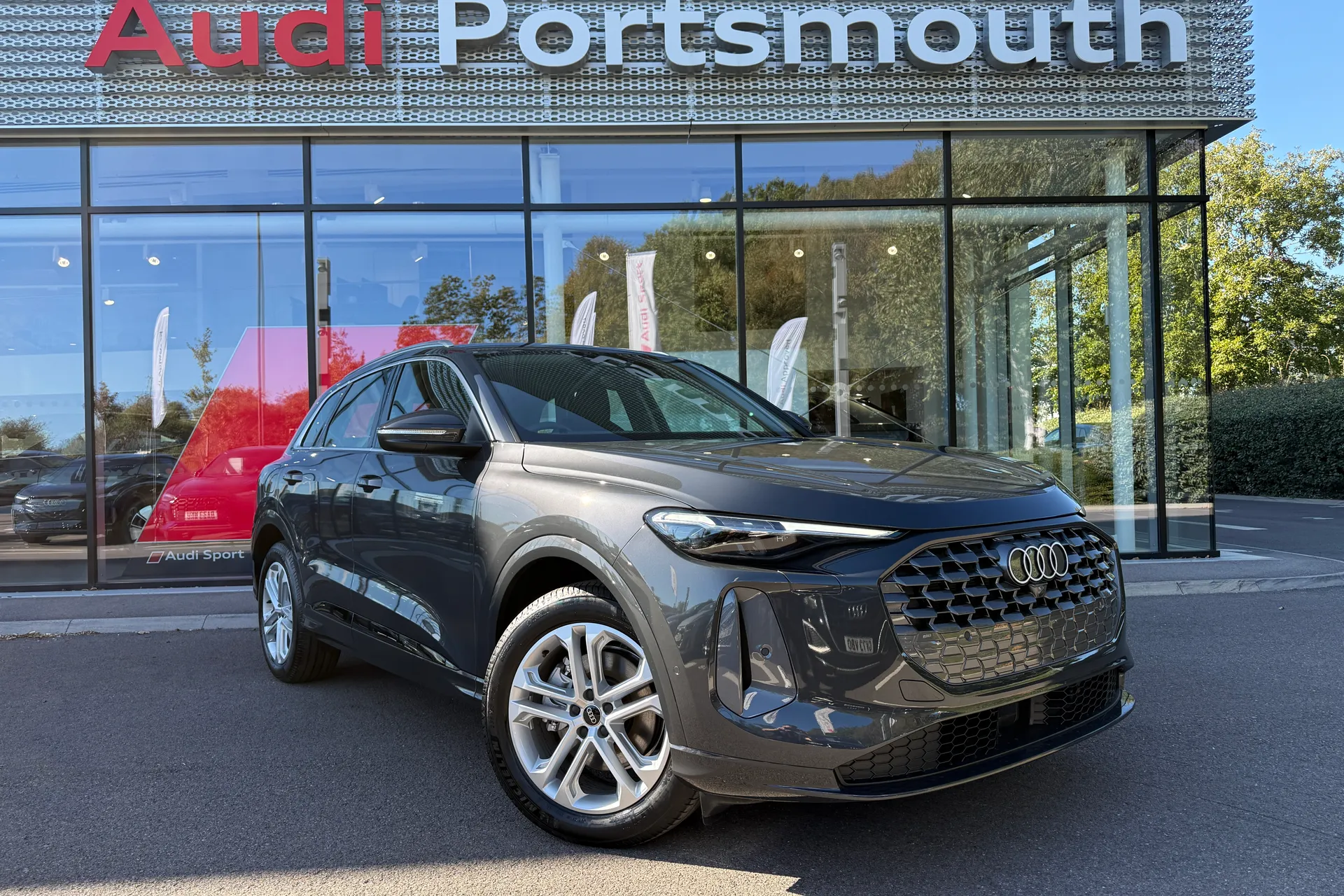 Audi Q5 focused image