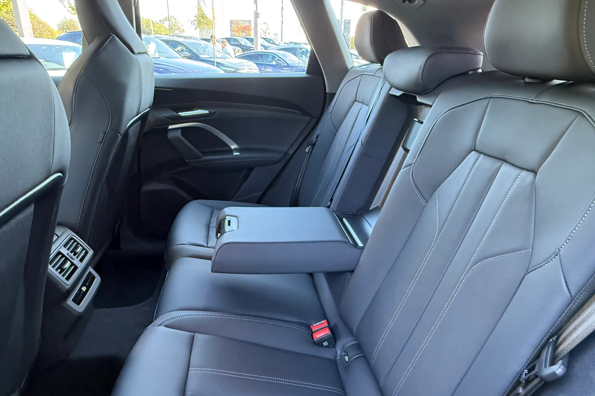 Audi Q5 thumbnail image number 47