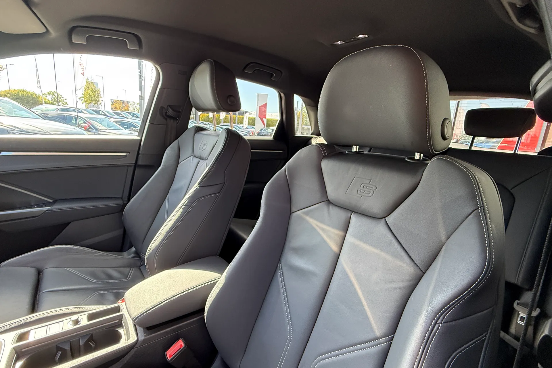 Audi Q3 thumbnail image number 34