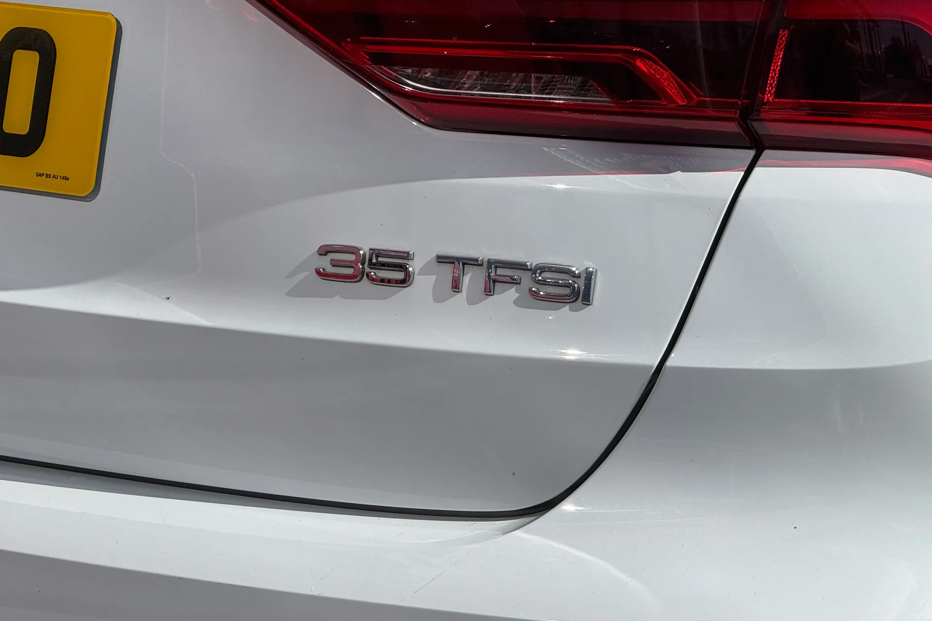 Audi Q3 thumbnail image number 20