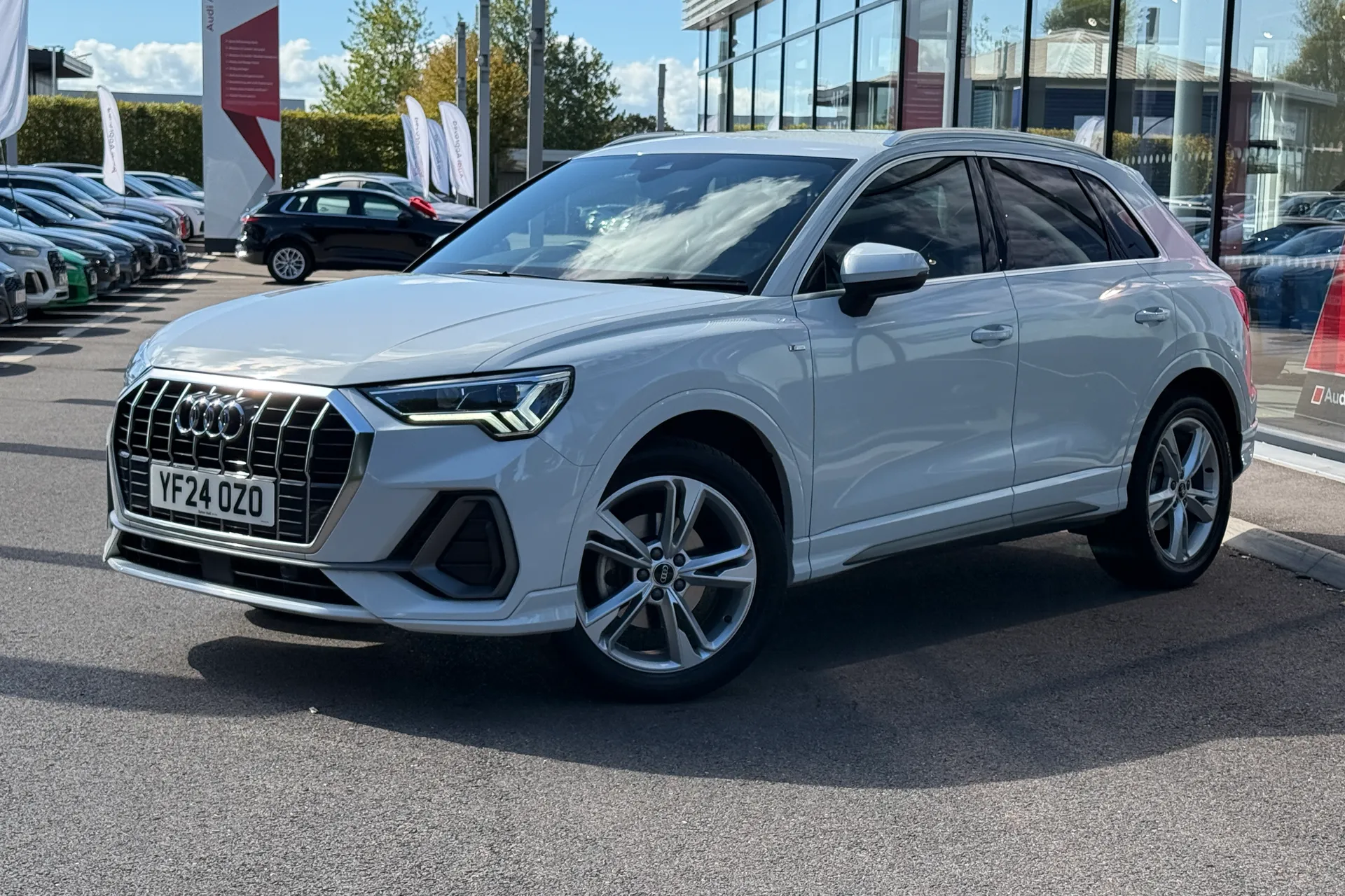 Audi Q3 thumbnail image number 6