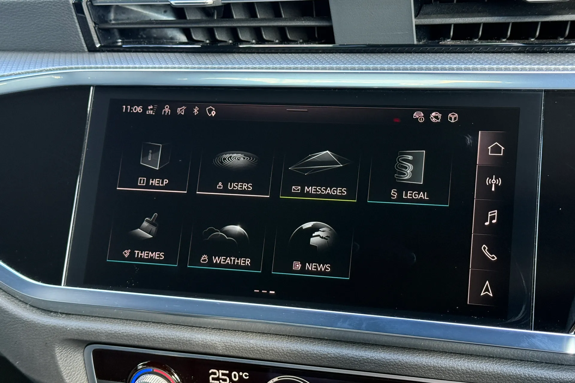 Audi Q3 thumbnail image number 27
