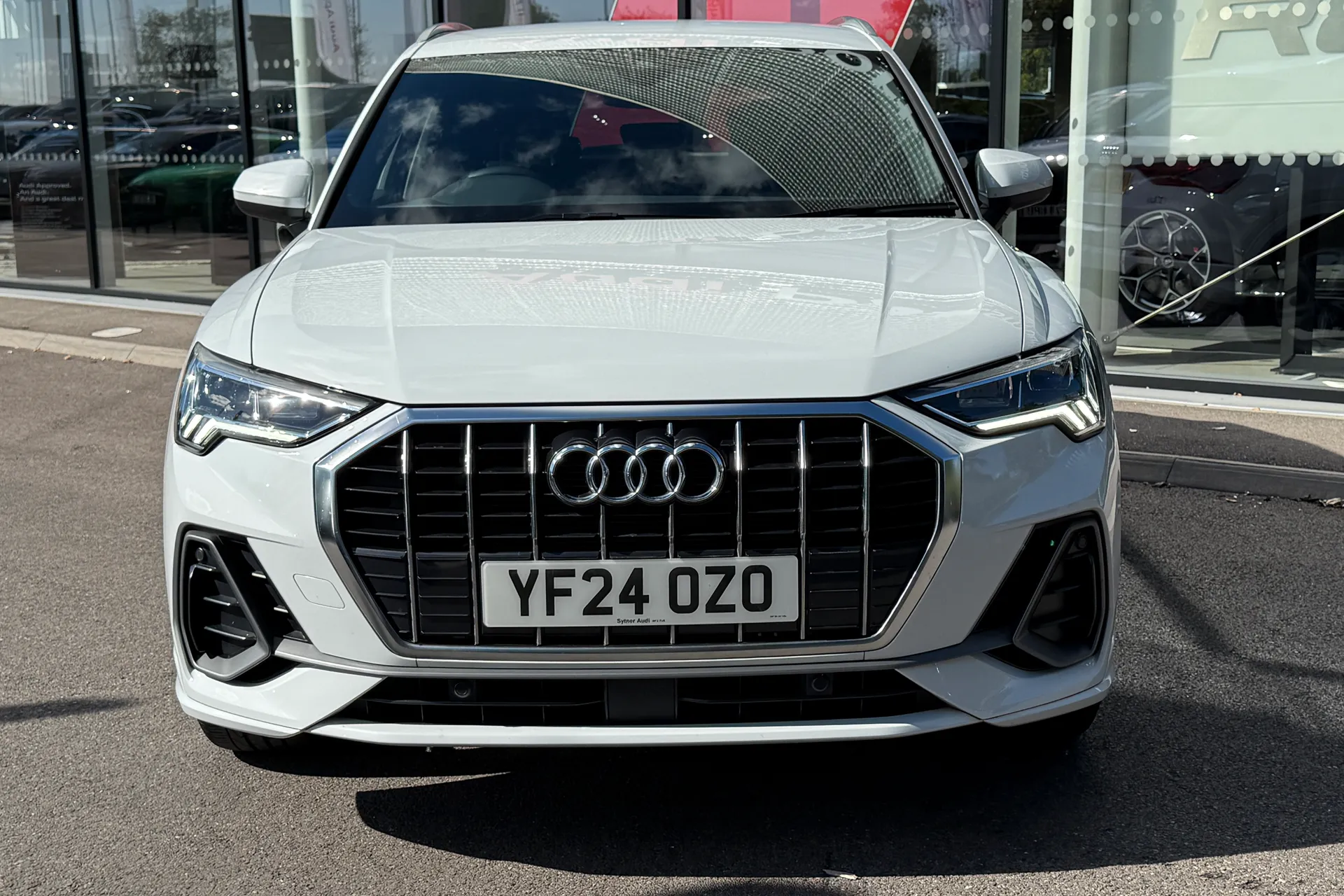Audi Q3 thumbnail image number 11