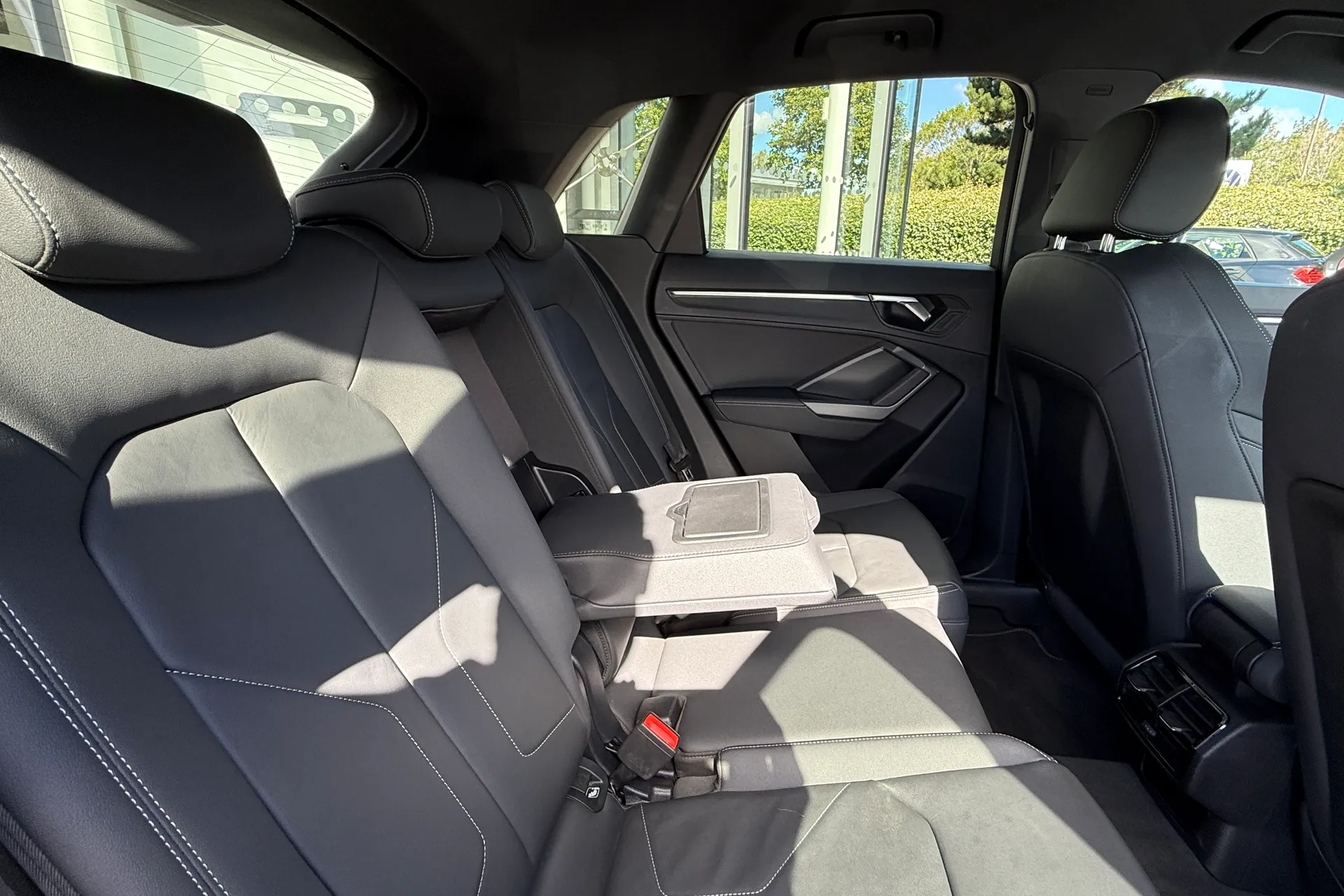 Audi Q3 thumbnail image number 44