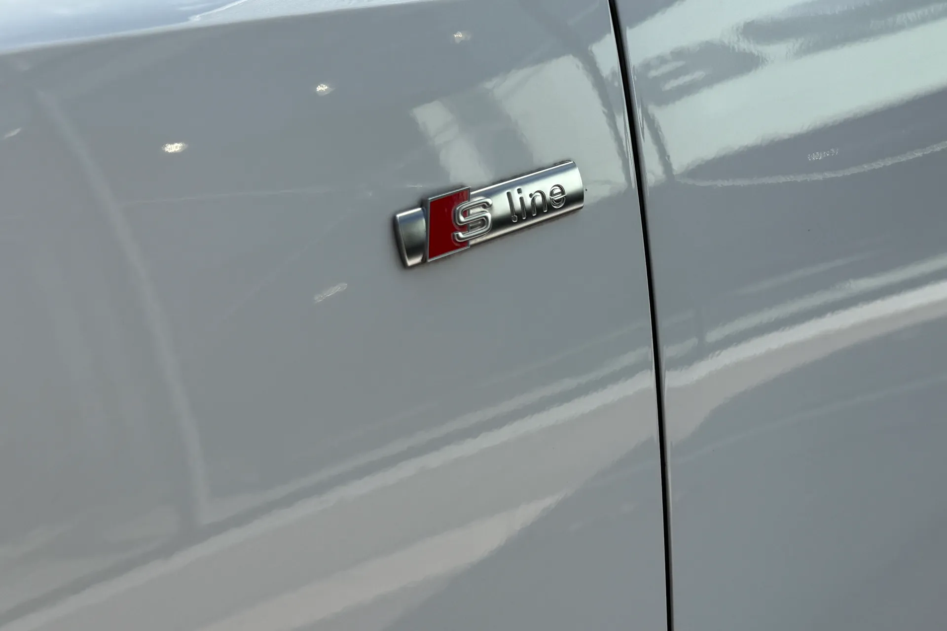 Audi Q3 thumbnail image number 30