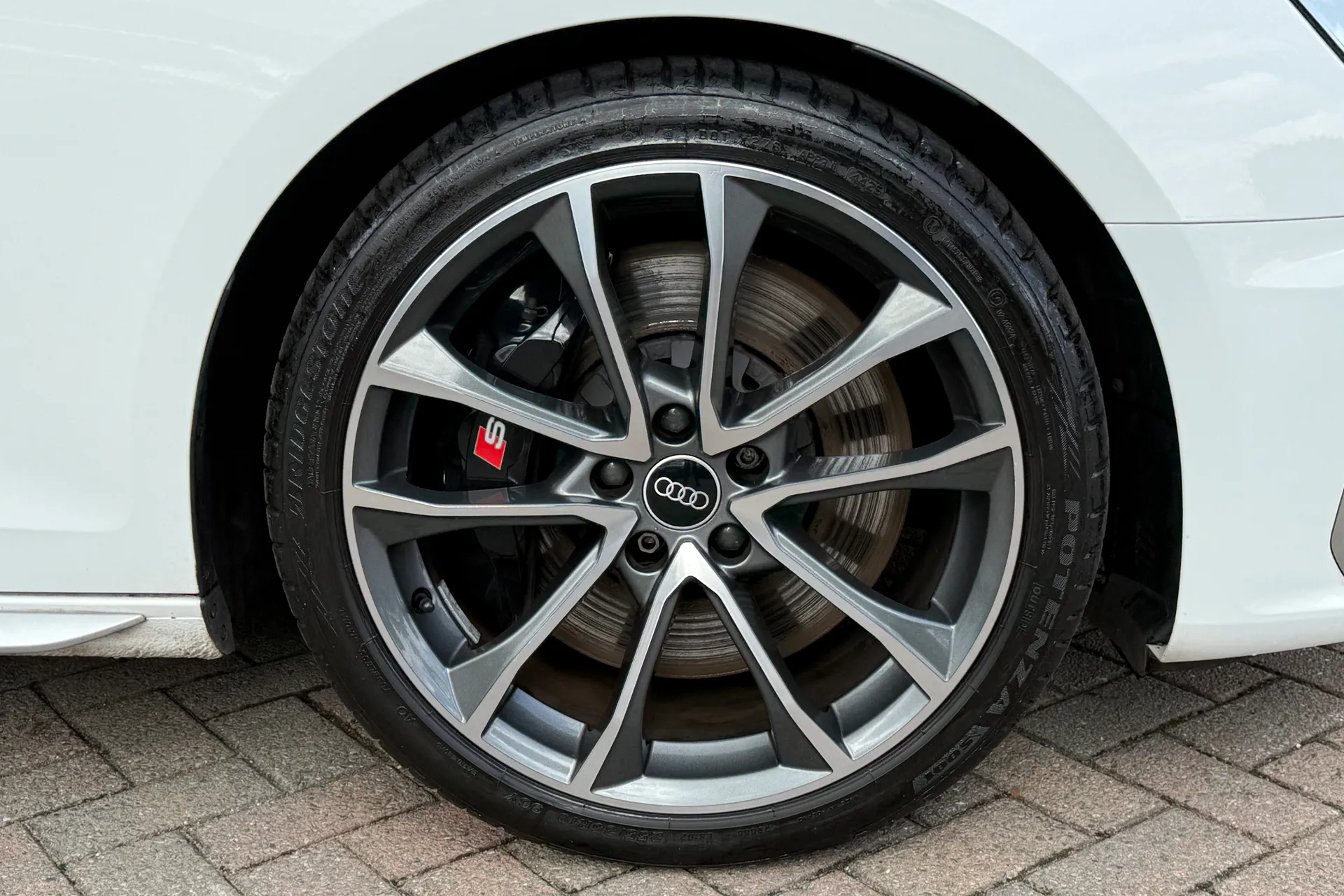 Audi A4 thumbnail image number 47