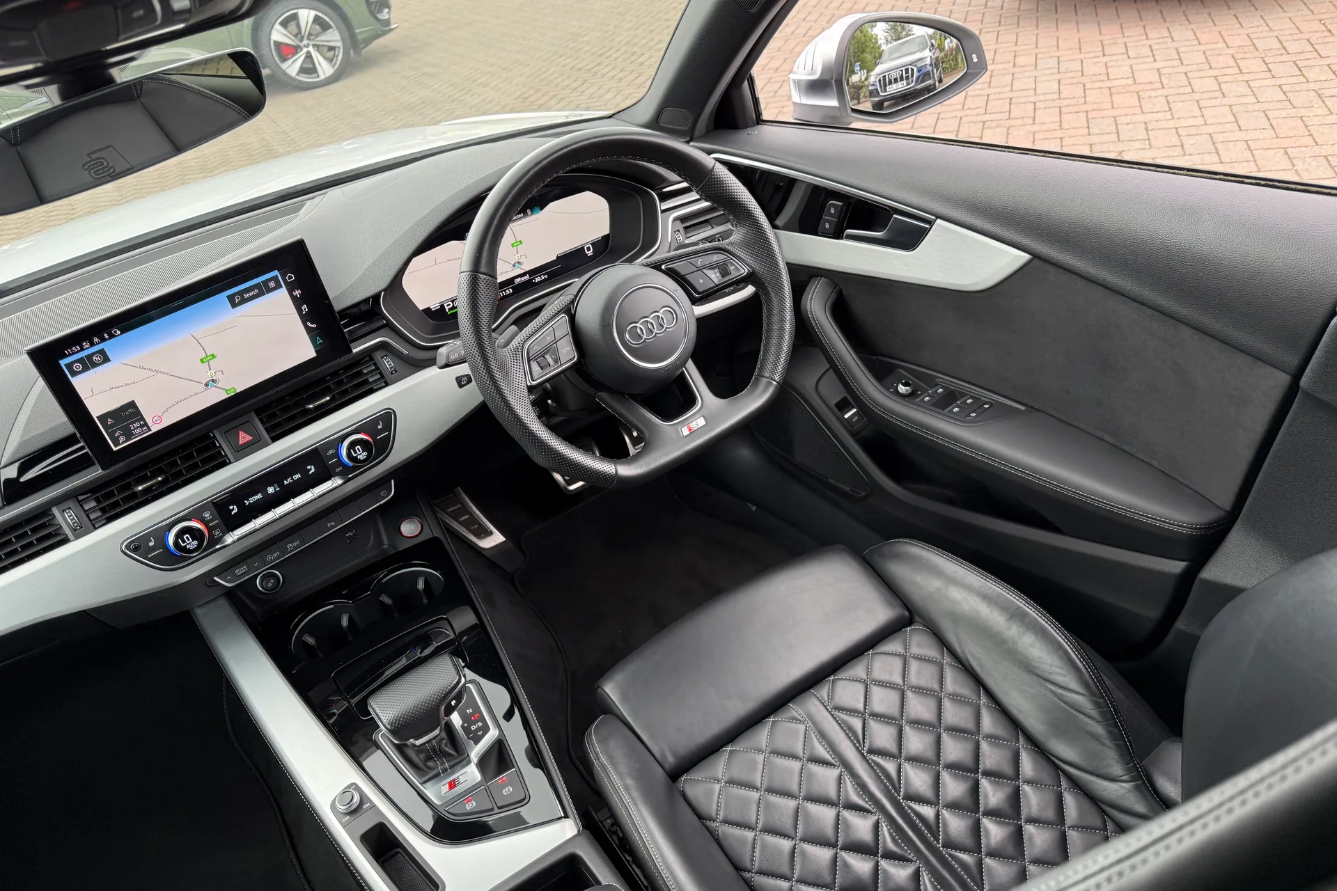 Audi A4 thumbnail image number 40