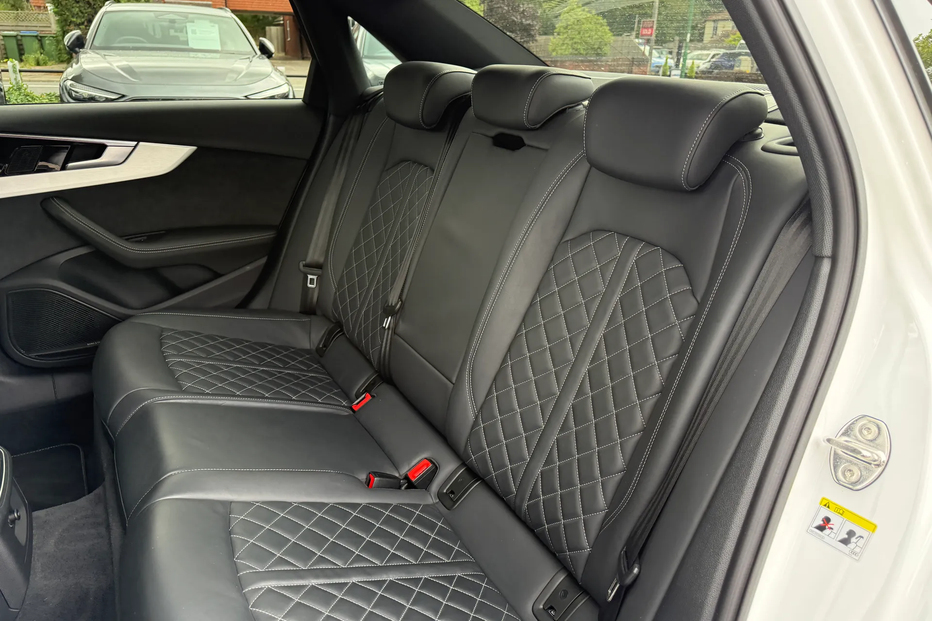 Audi A4 thumbnail image number 41