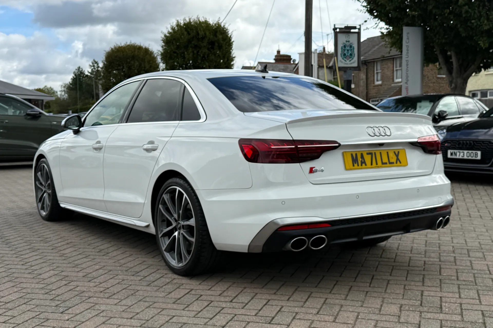 Audi A4 thumbnail image number 33