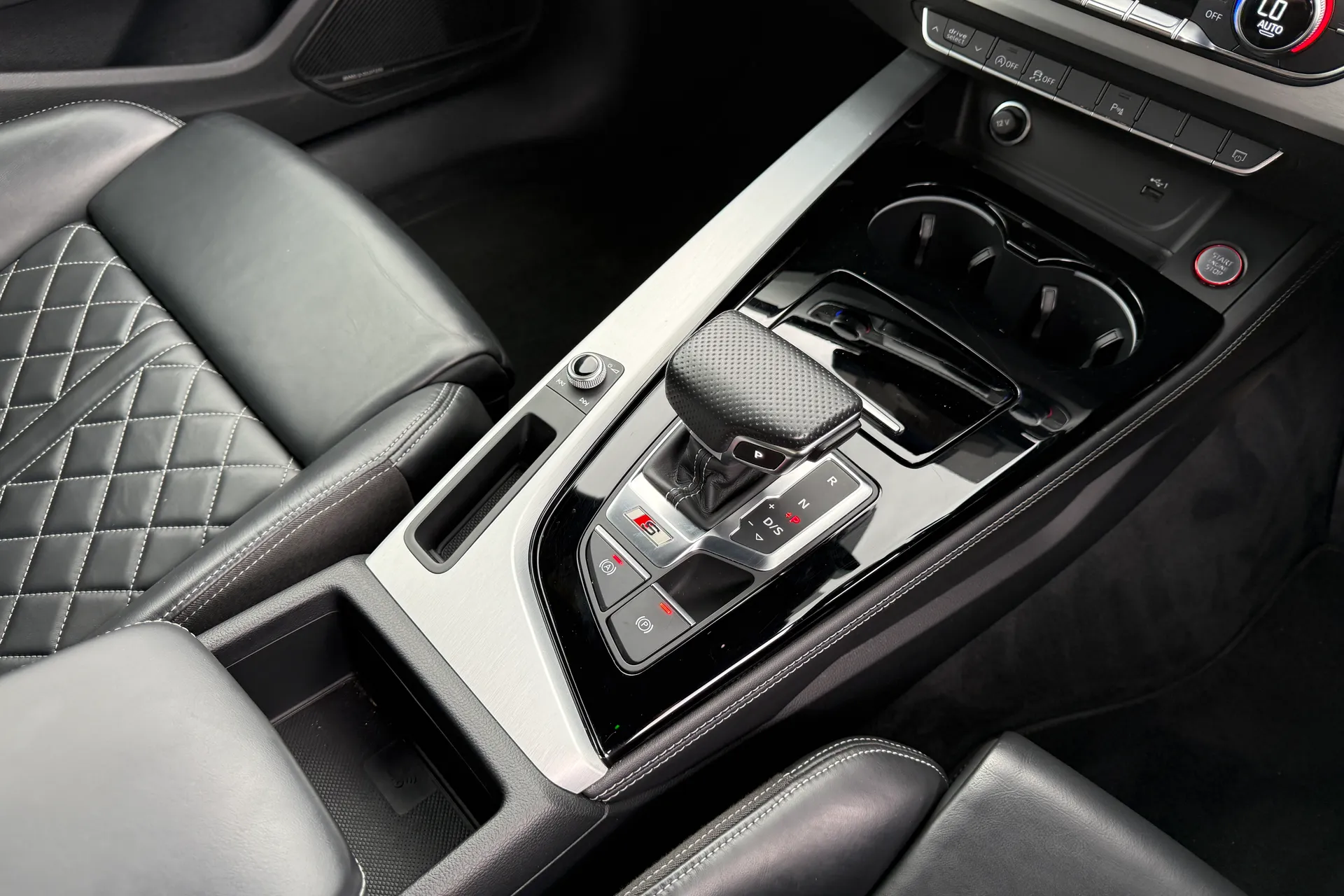 Audi A4 thumbnail image number 38