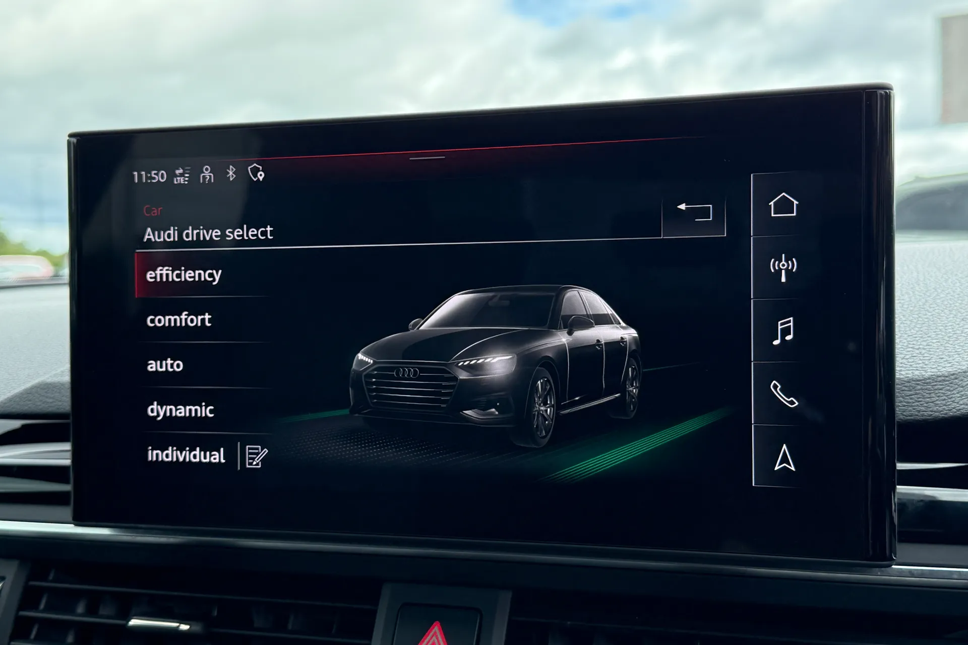 Audi A4 thumbnail image number 9