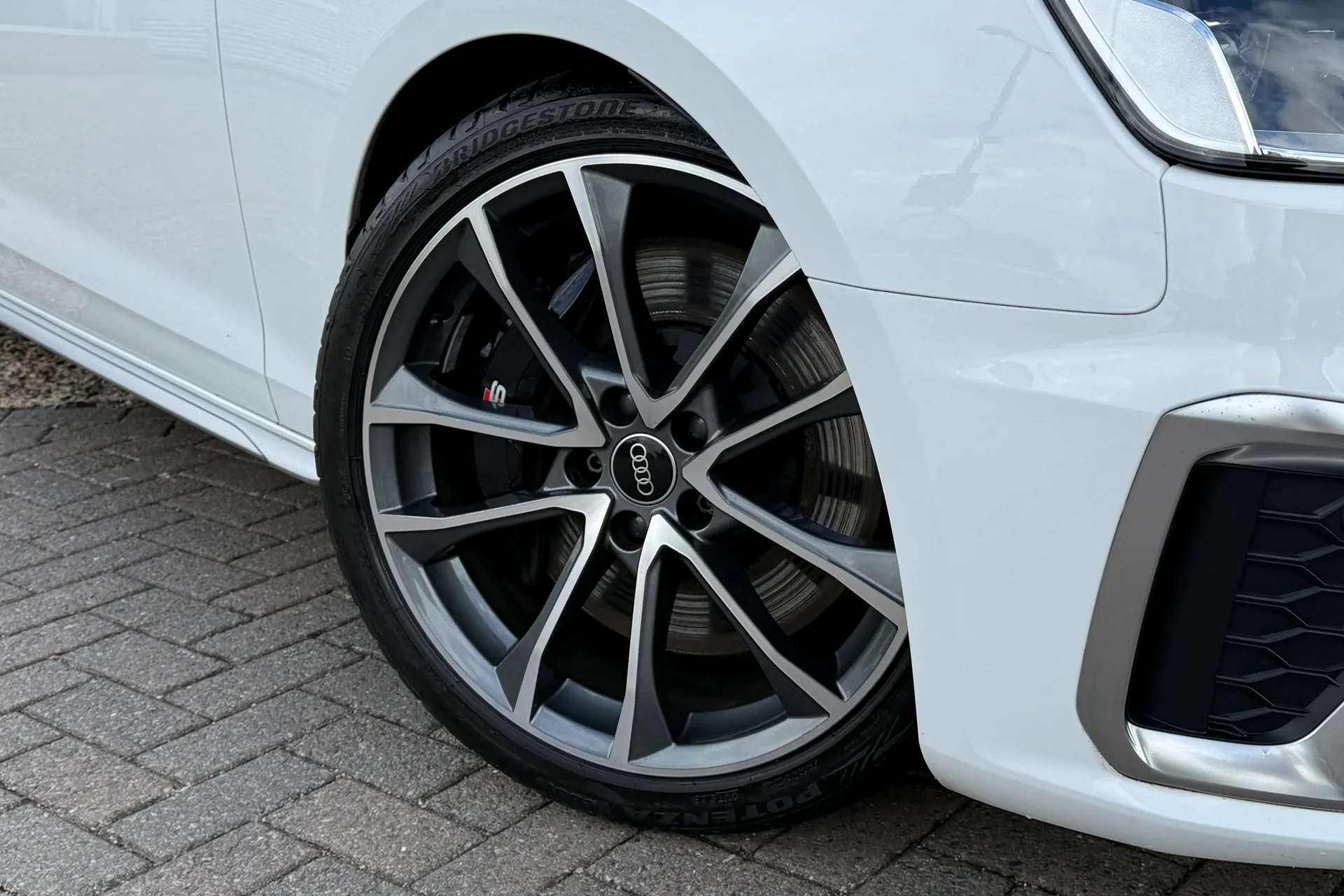 Audi A4 thumbnail image number 7