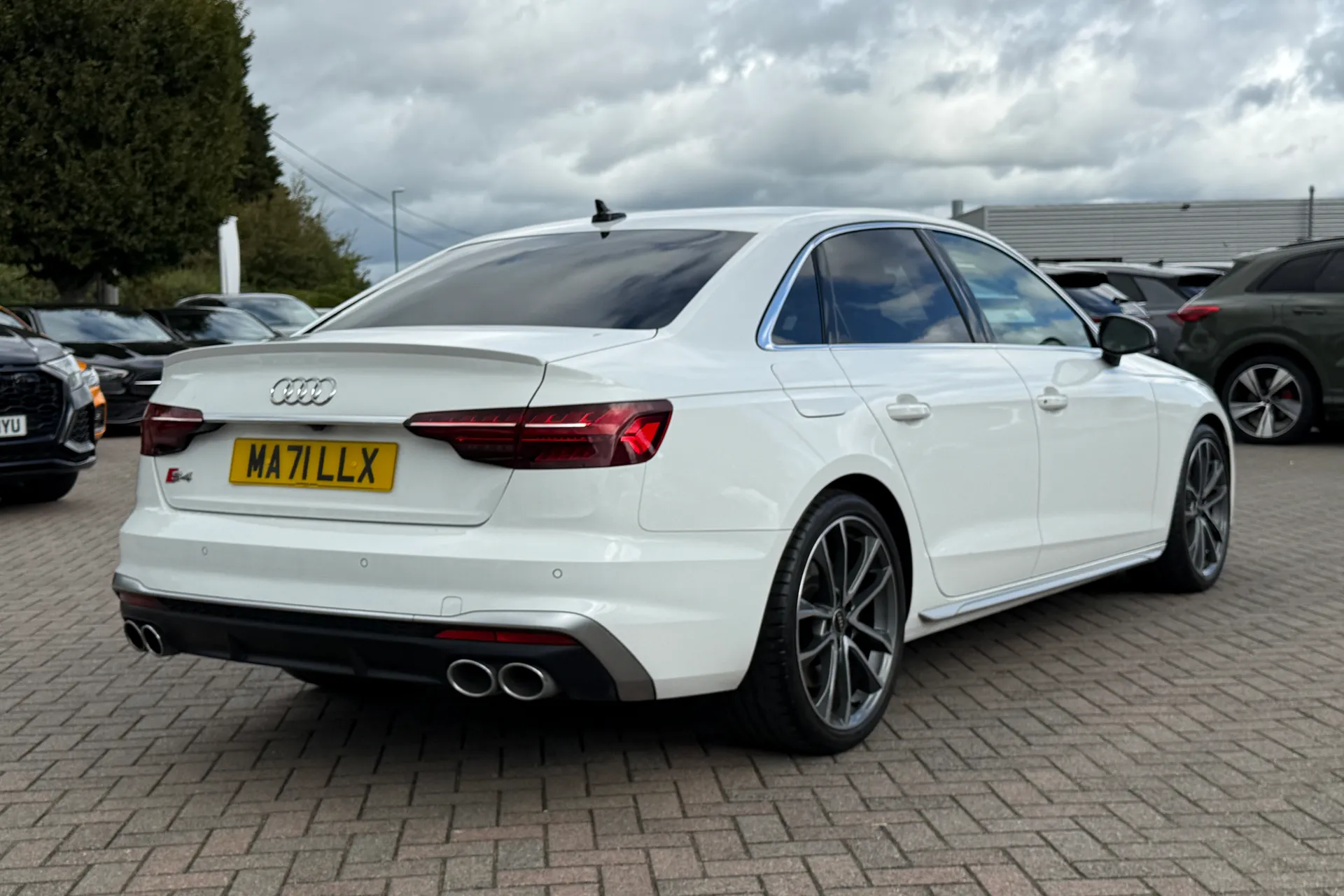 Audi A4 thumbnail image number 31