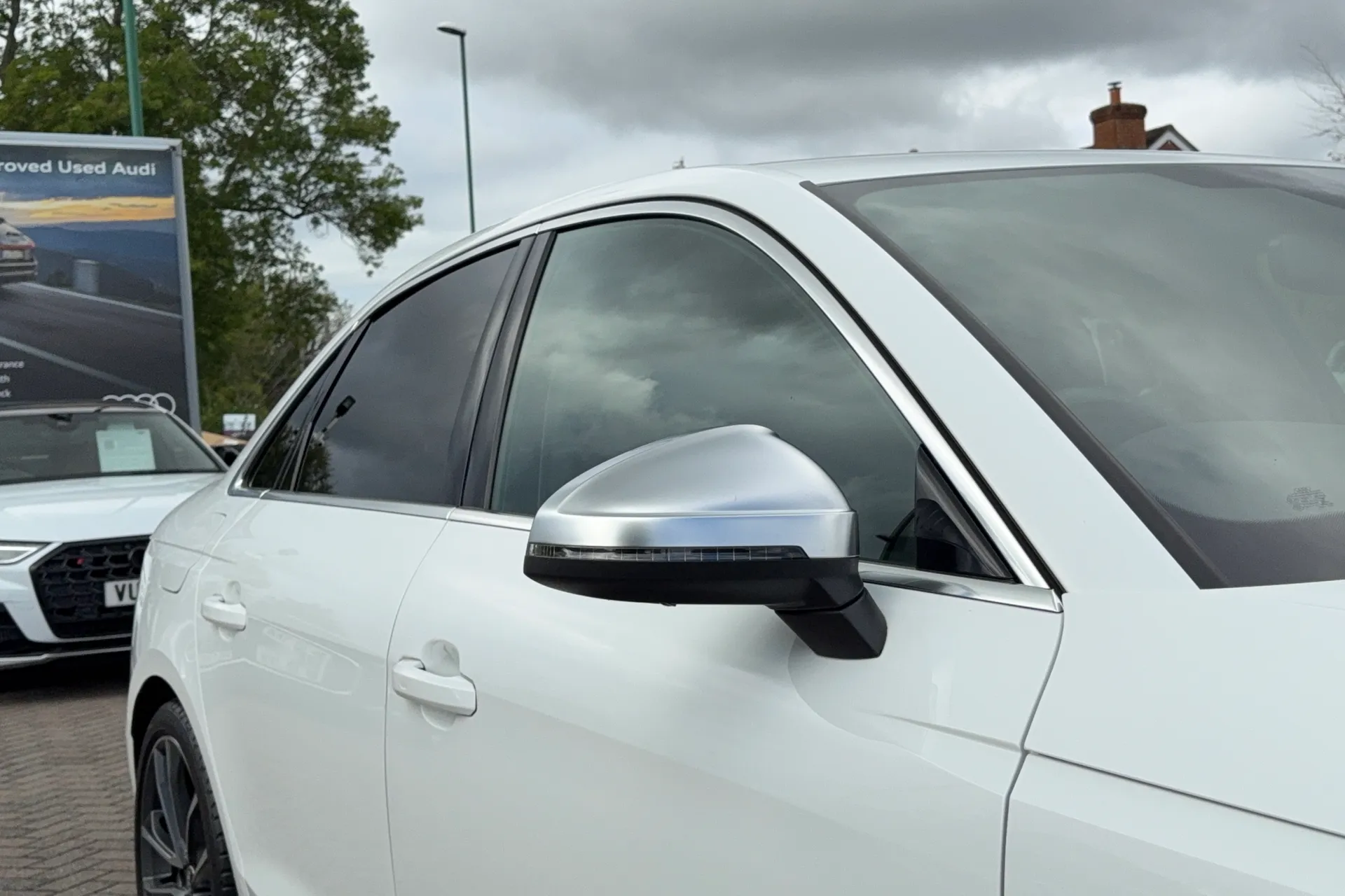 Audi A4 thumbnail image number 48
