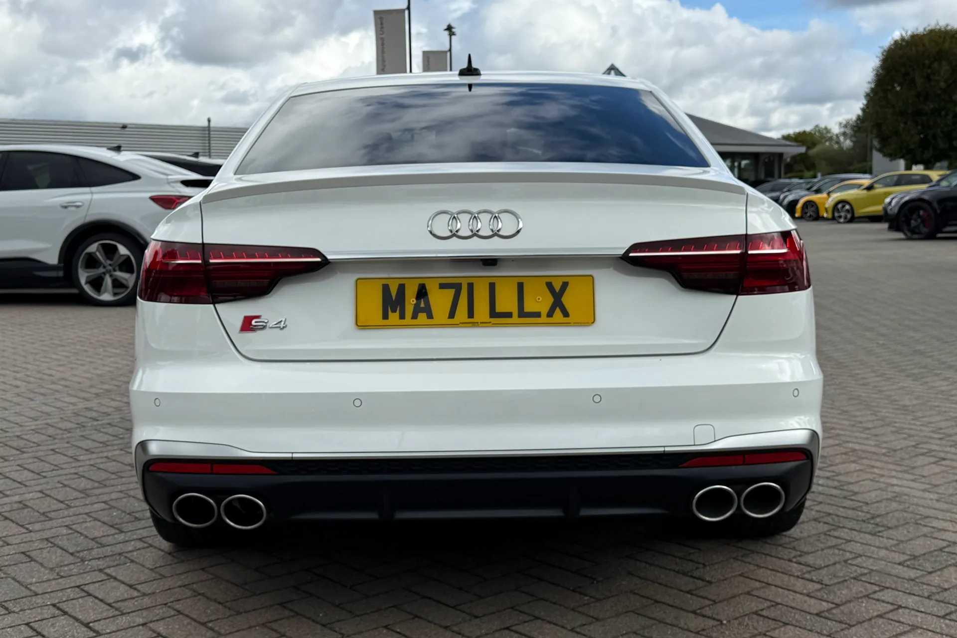 Audi A4 thumbnail image number 32