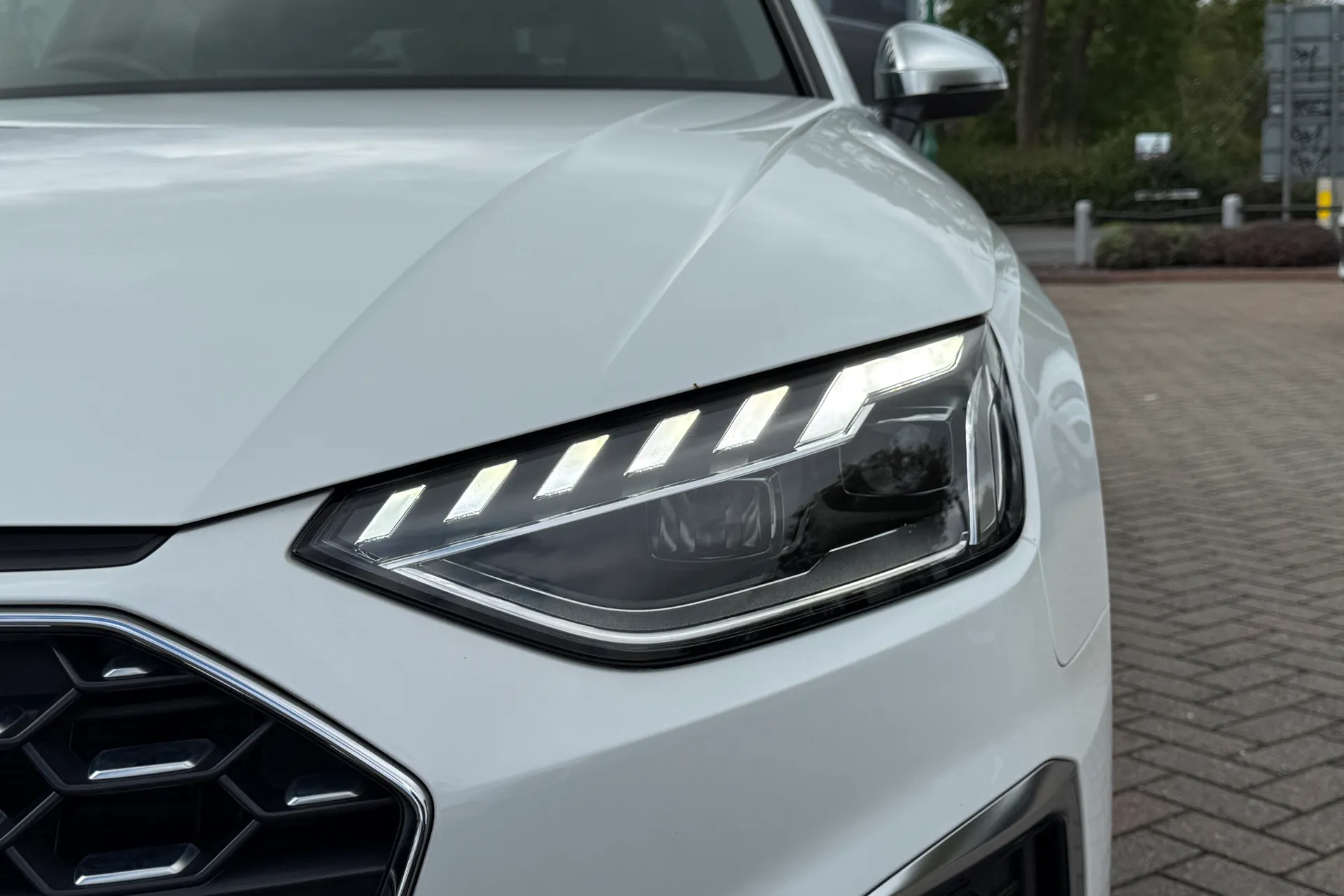 Audi A4 thumbnail image number 52