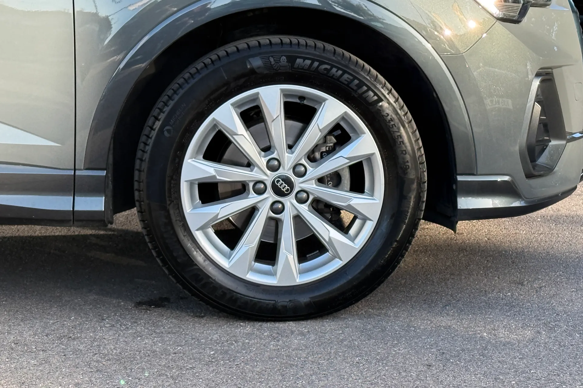 Audi Q3 thumbnail image number 8