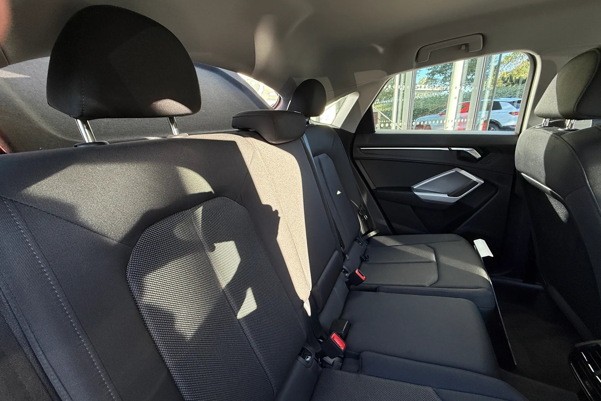 Audi Q3 thumbnail image number 37