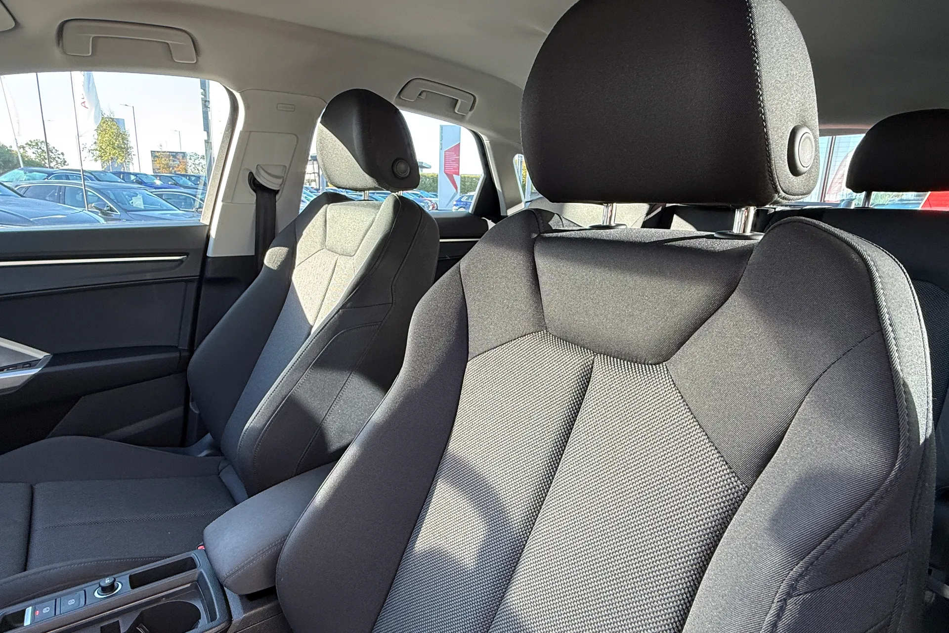 Audi Q3 thumbnail image number 18