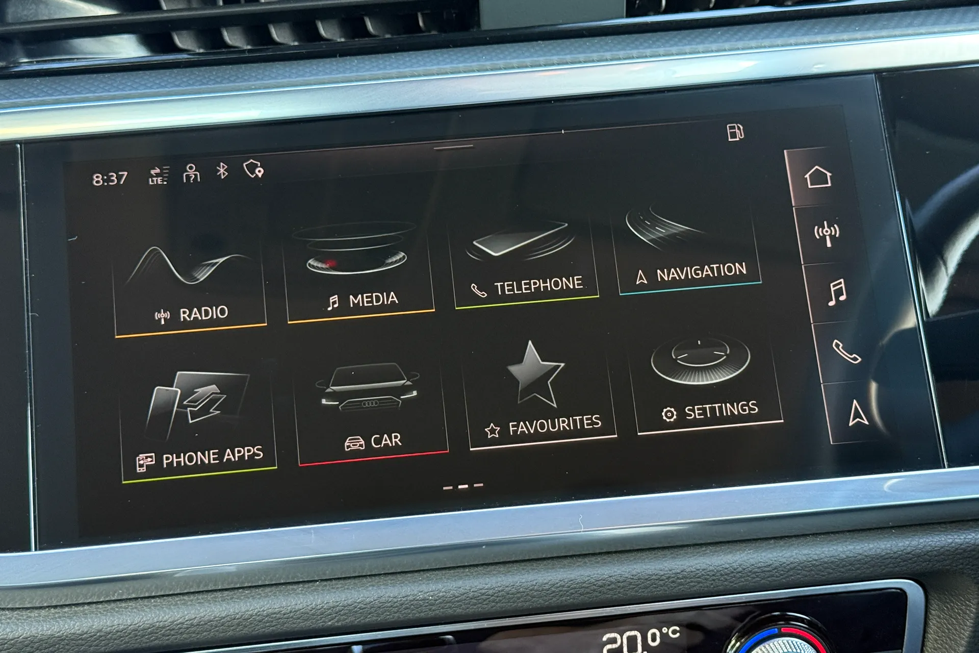 Audi Q3 thumbnail image number 17