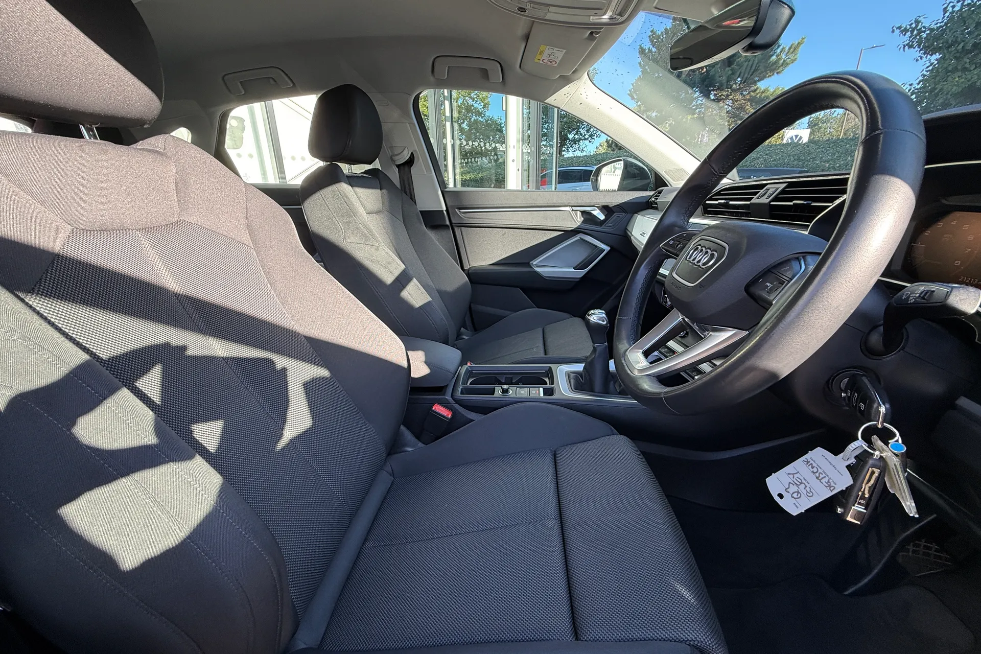 Audi Q3 thumbnail image number 28