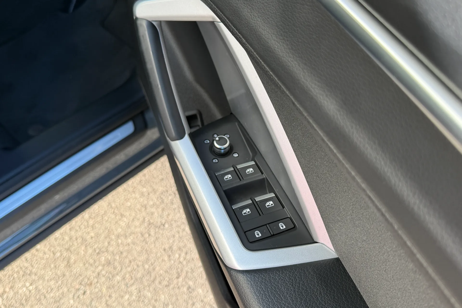 Audi Q3 thumbnail image number 39