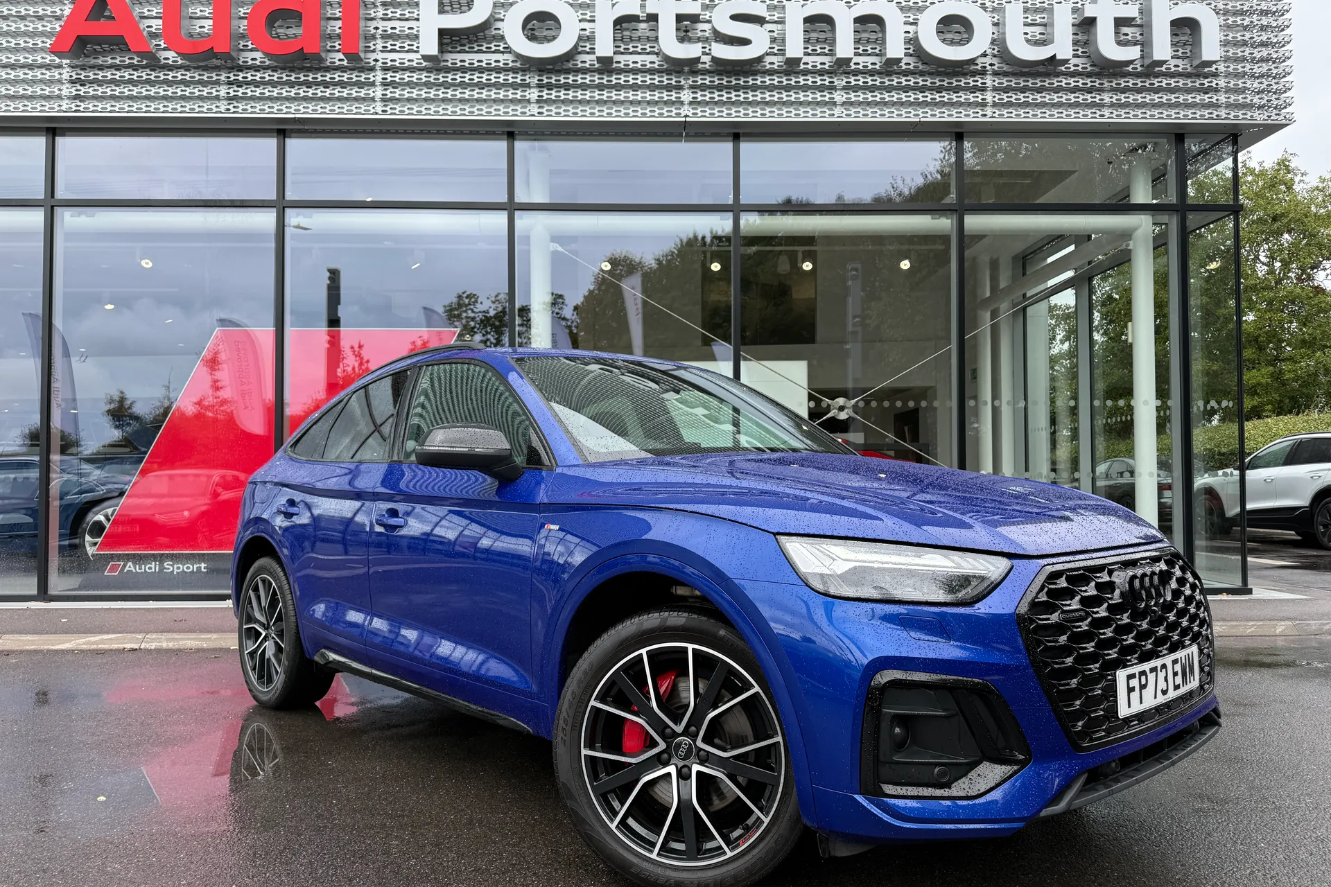 Audi Q5 focused image