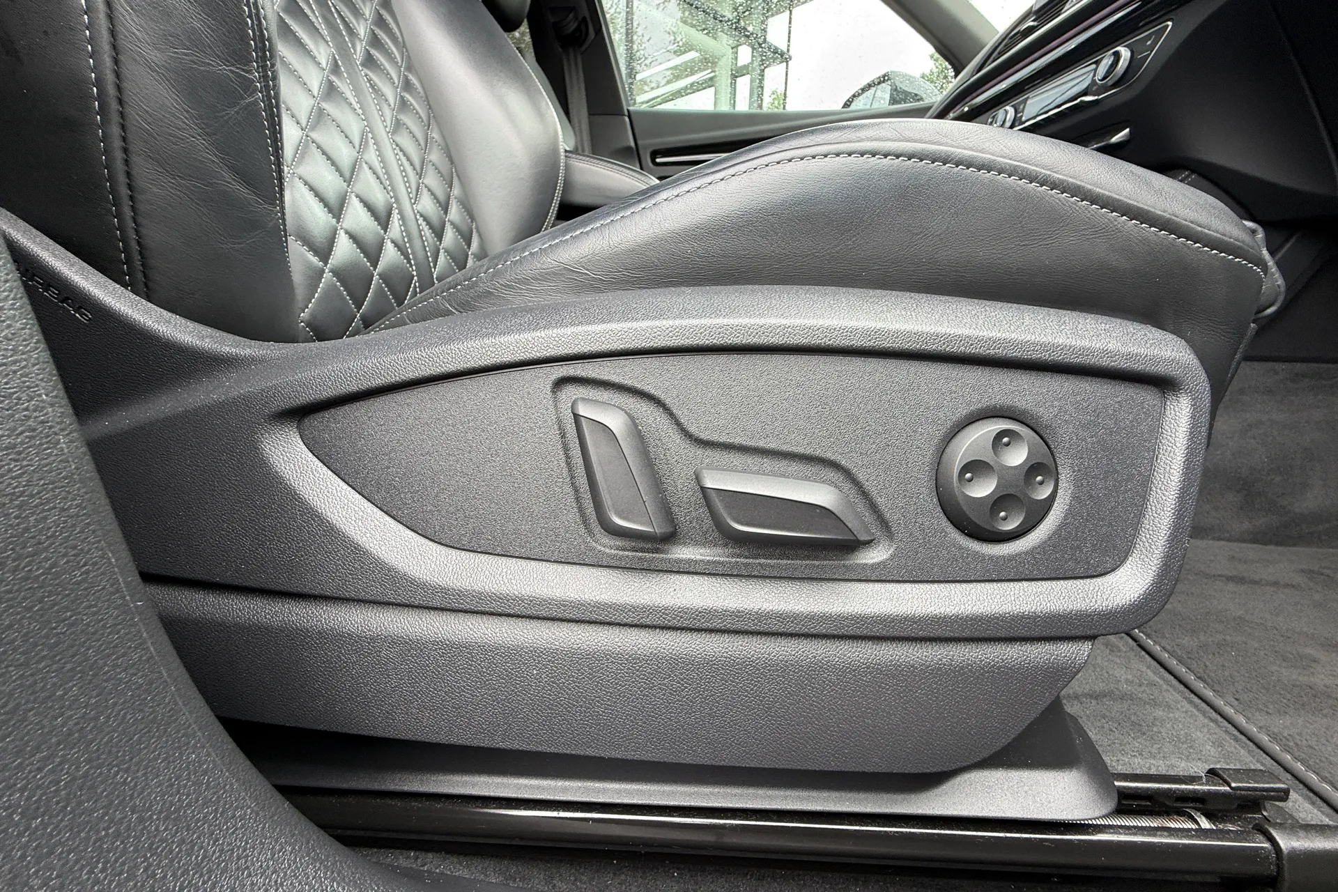 Audi Q5 thumbnail image number 38