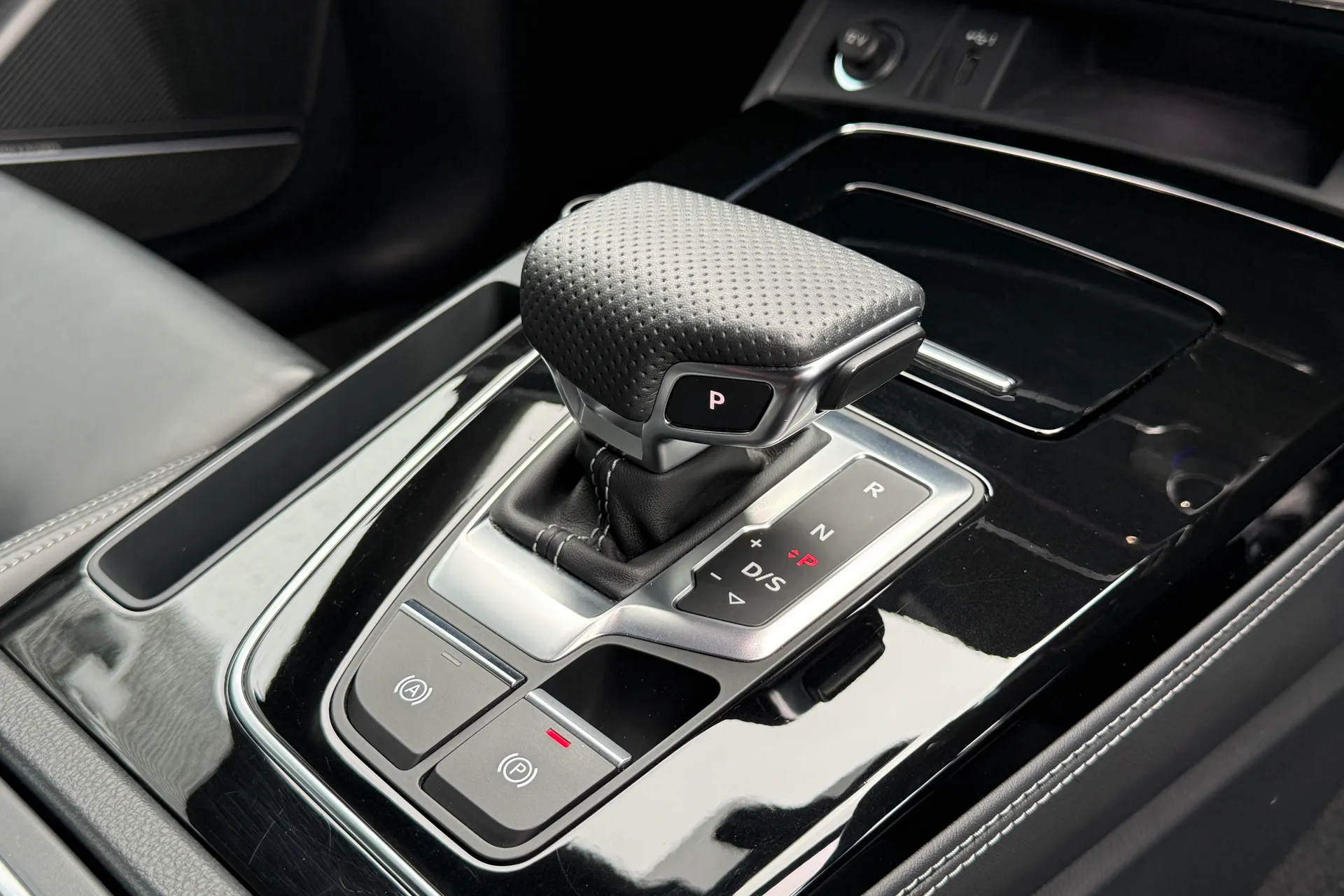 Audi Q5 thumbnail image number 14