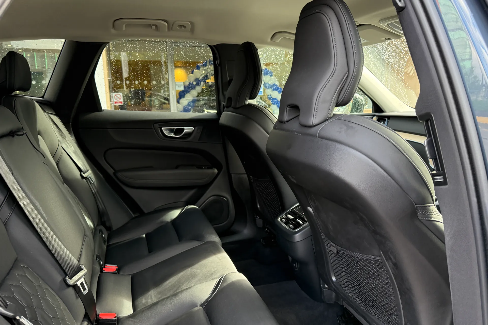 Volvo XC60 thumbnail image number 23