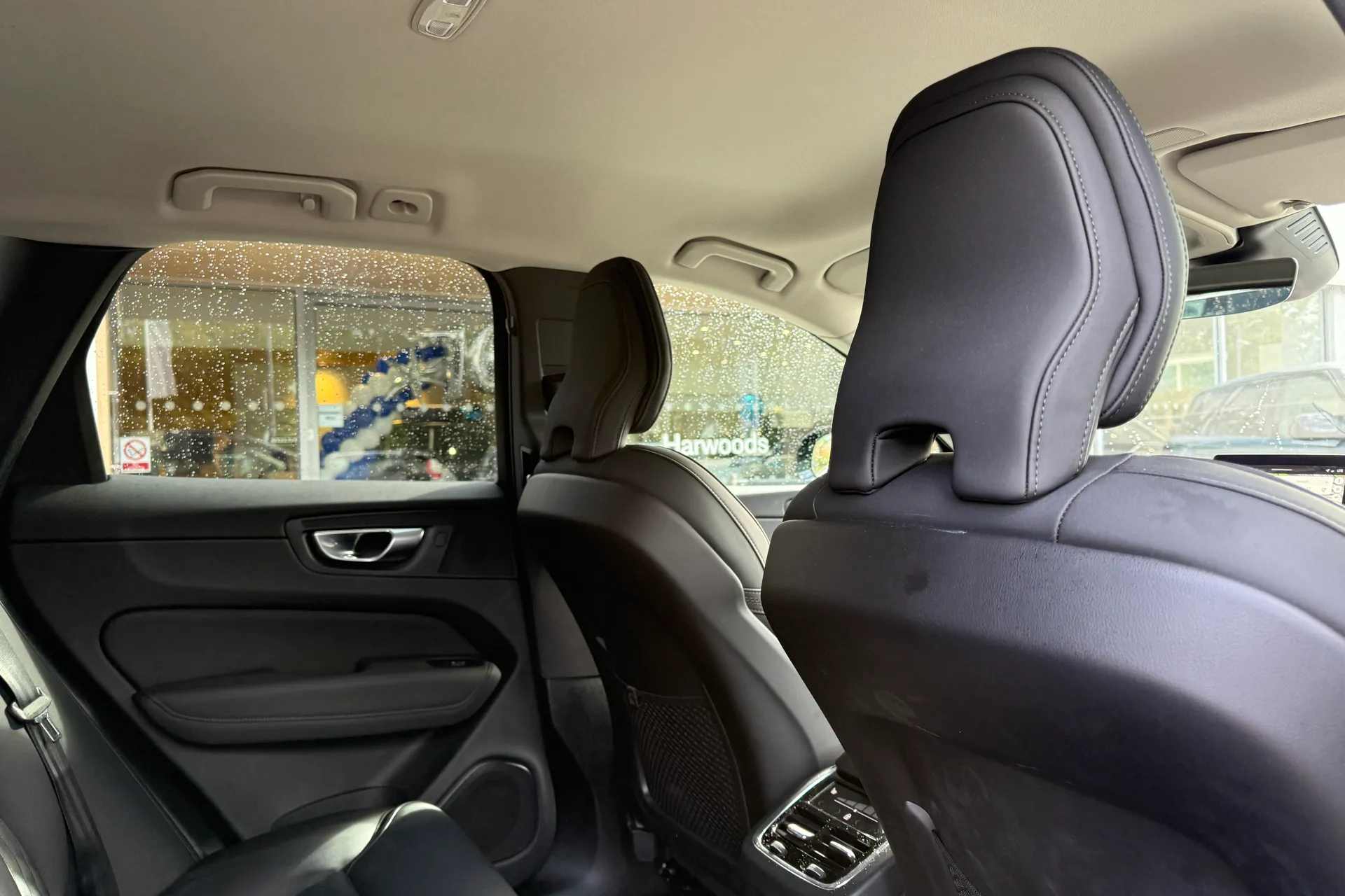 Volvo XC60 thumbnail image number 24