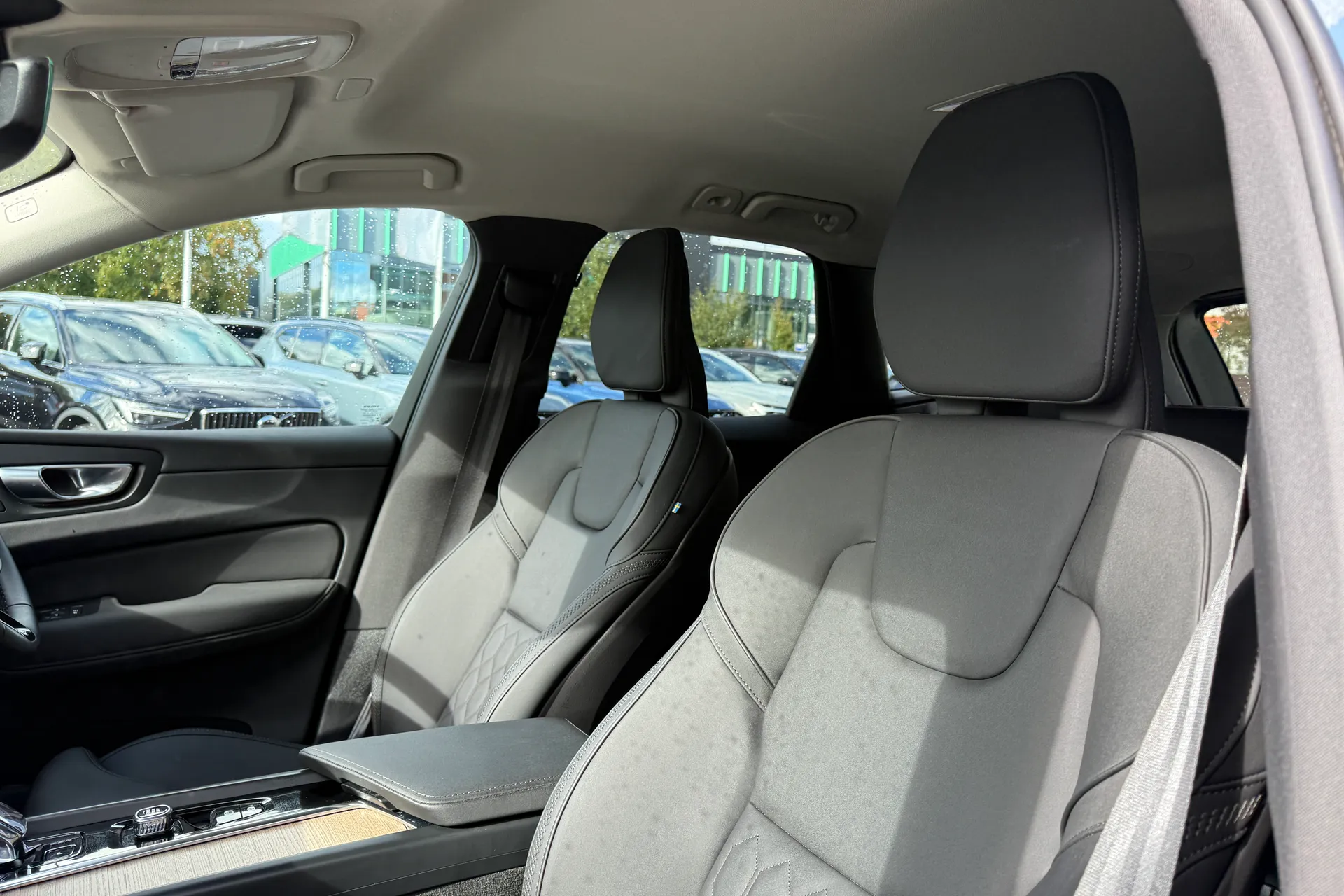 Volvo XC60 thumbnail image number 28
