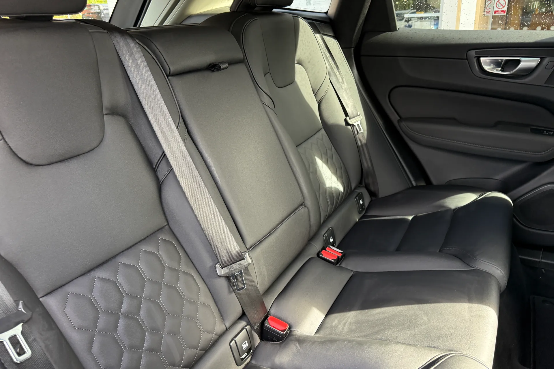 Volvo XC60 thumbnail image number 25