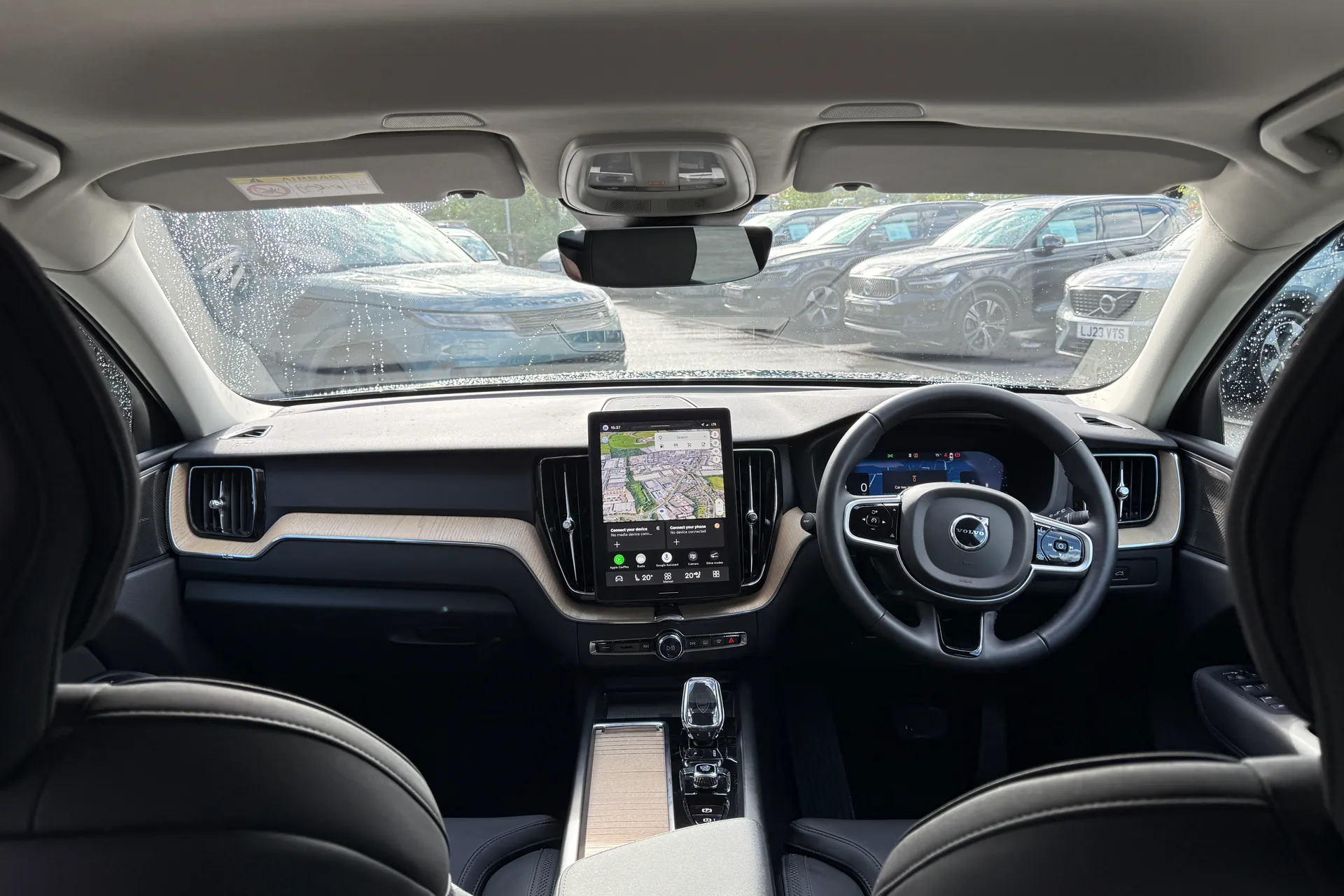 Volvo XC60 thumbnail image number 3