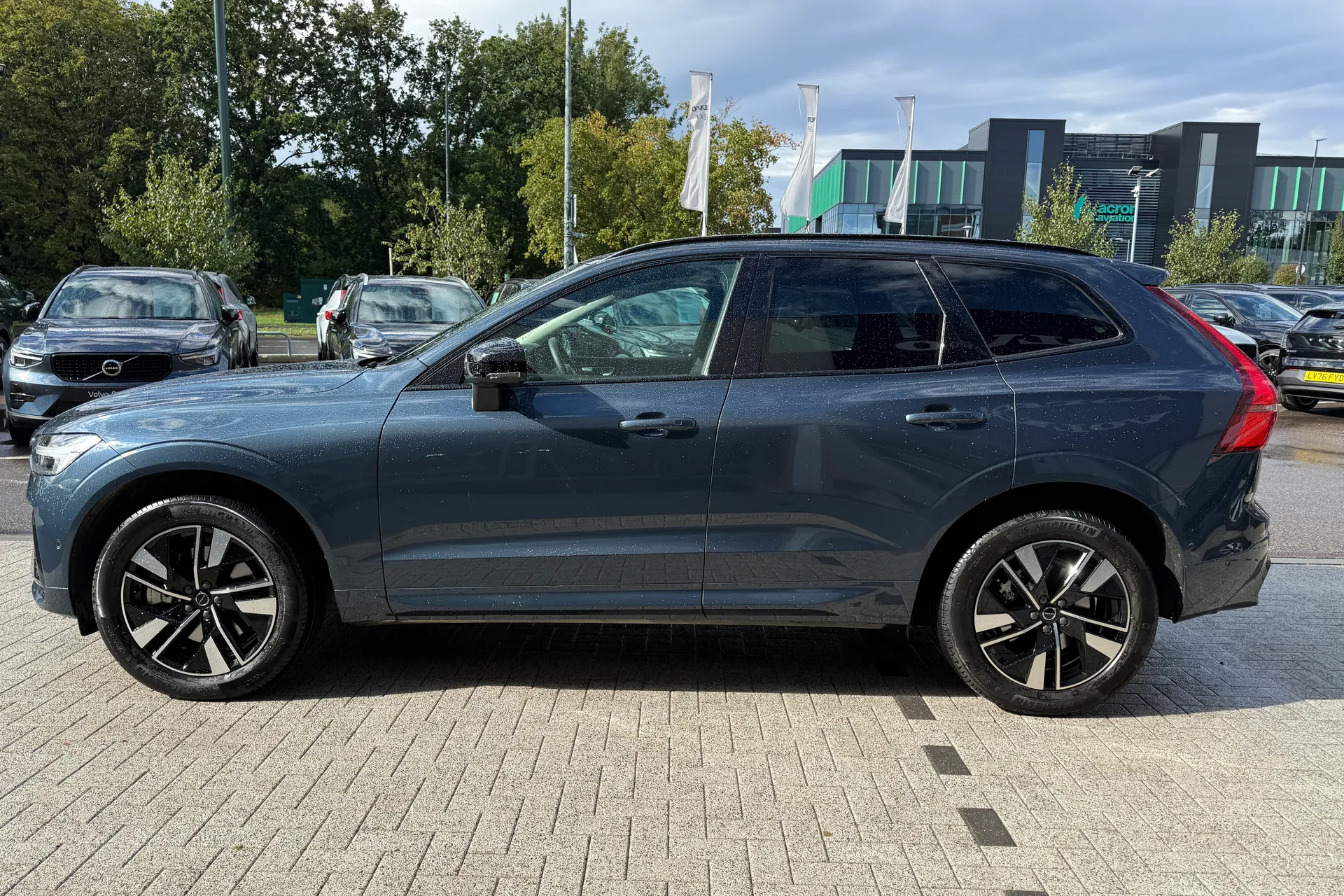 Volvo XC60 thumbnail image number 11