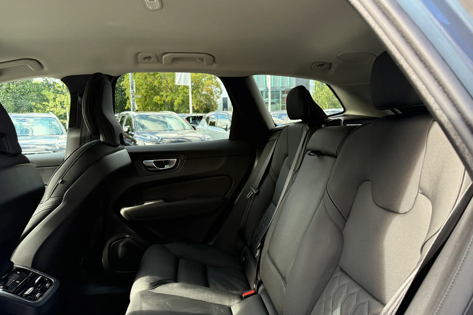Volvo XC60 thumbnail image number 30