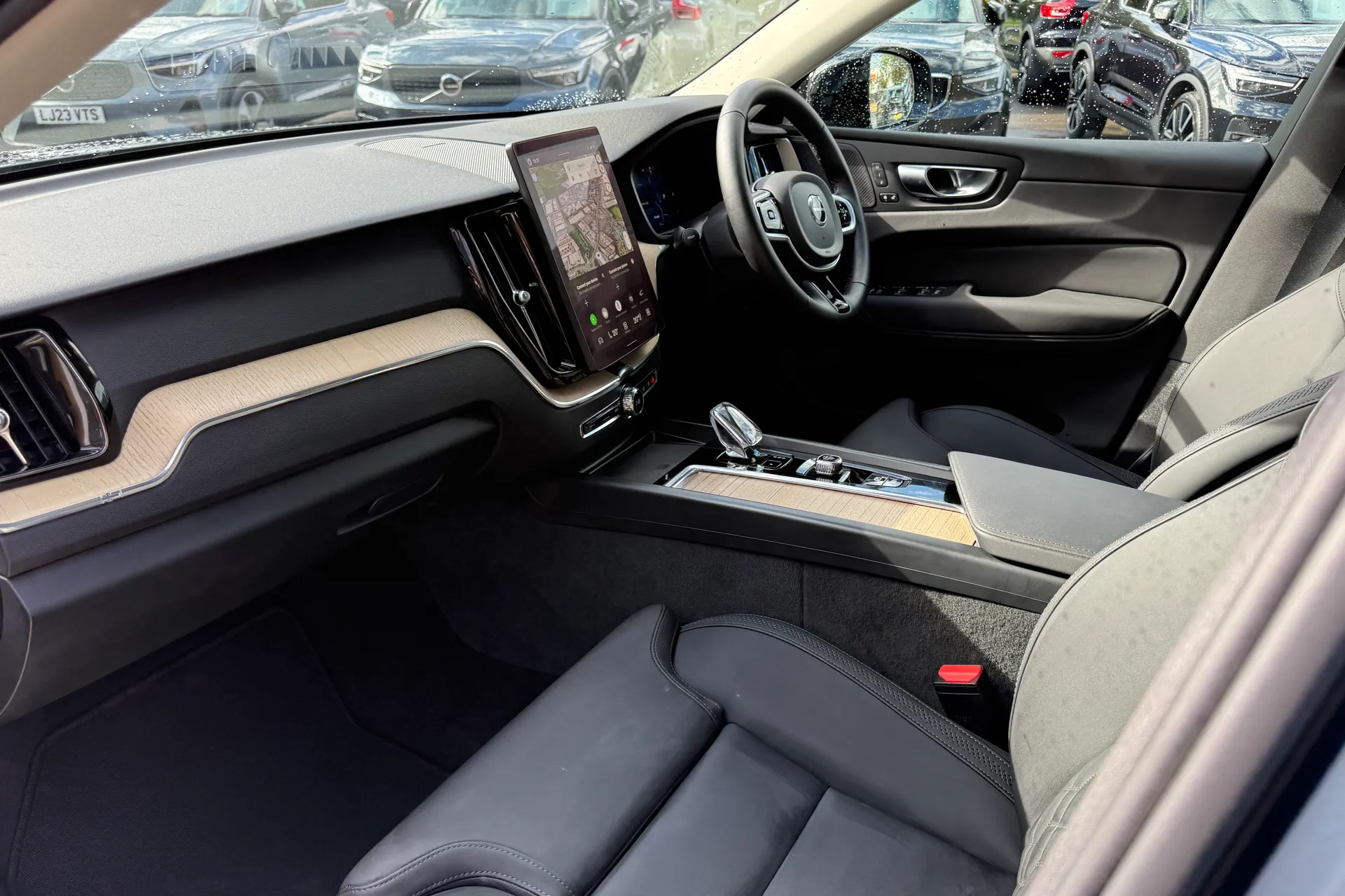 Volvo XC60 thumbnail image number 27