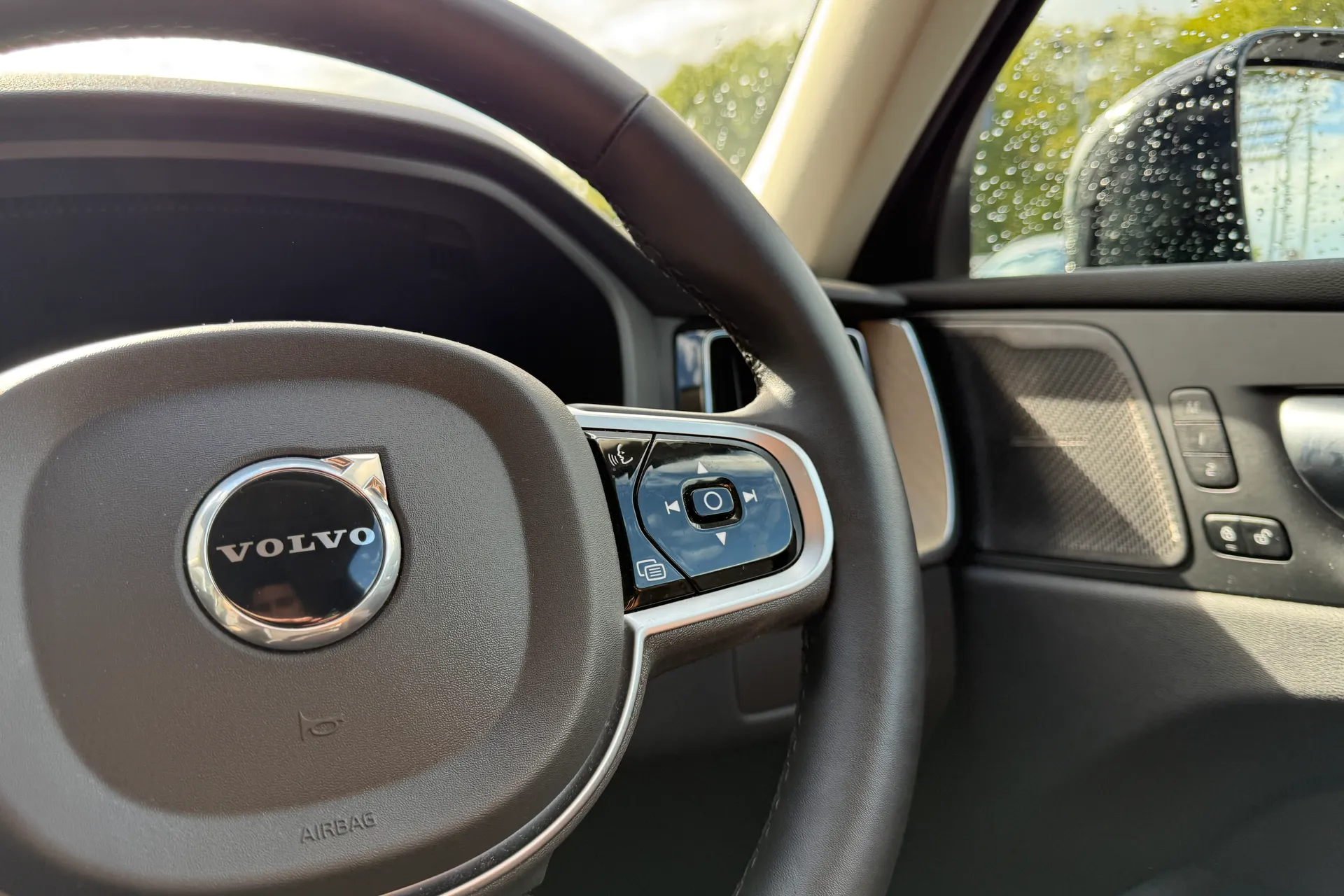 Volvo XC60 thumbnail image number 36