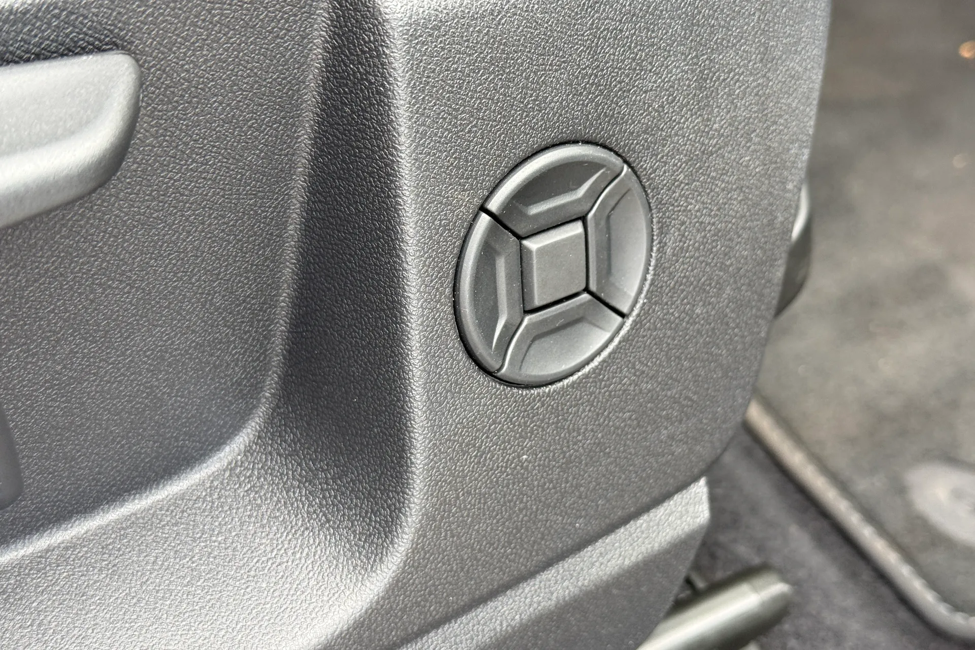 Audi Q5 thumbnail image number 21