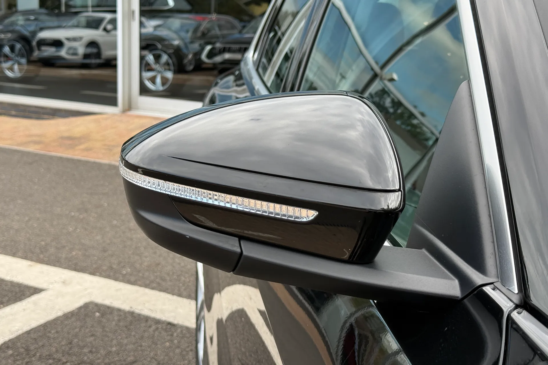Audi Q5 thumbnail image number 4