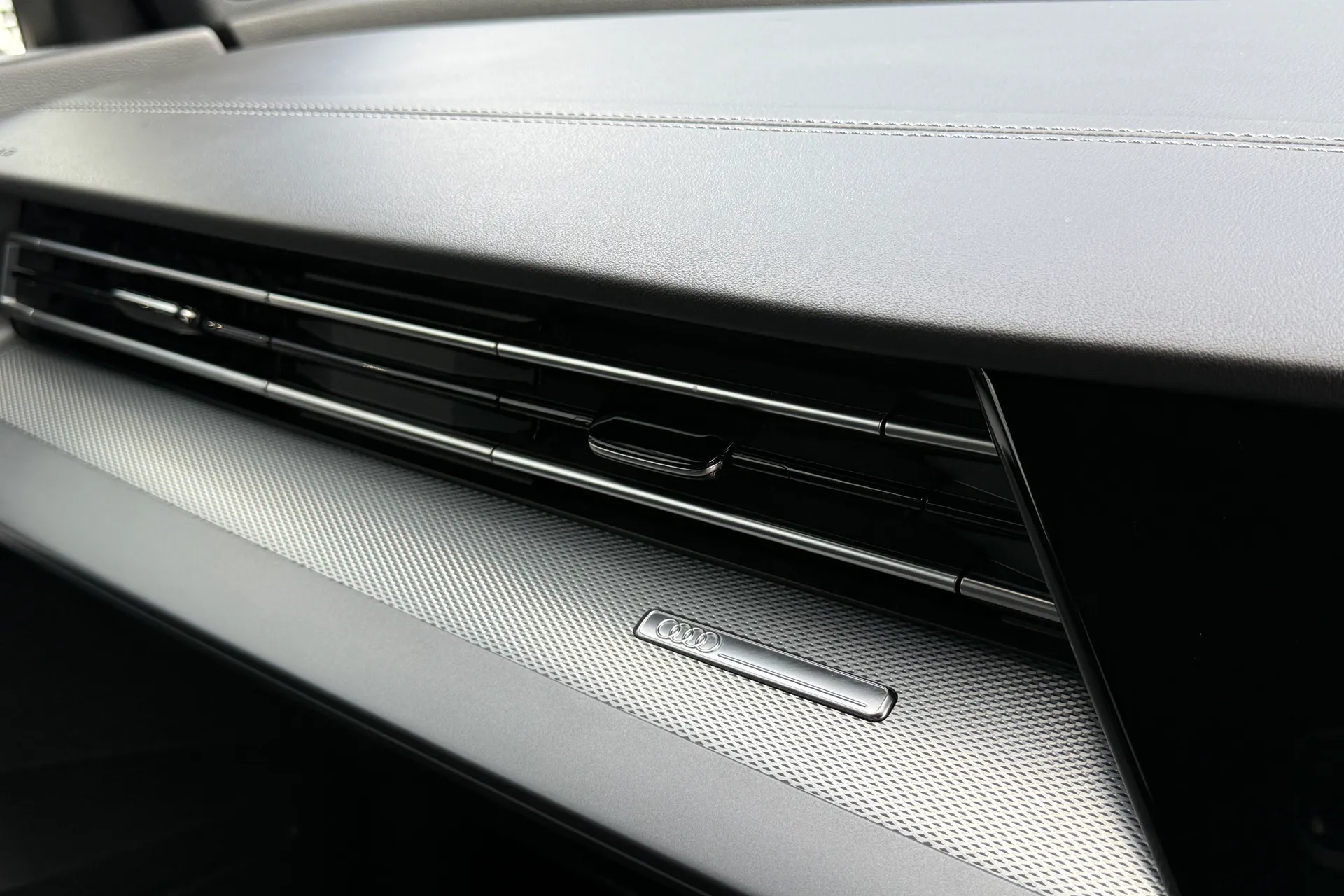 Audi A3 thumbnail image number 46