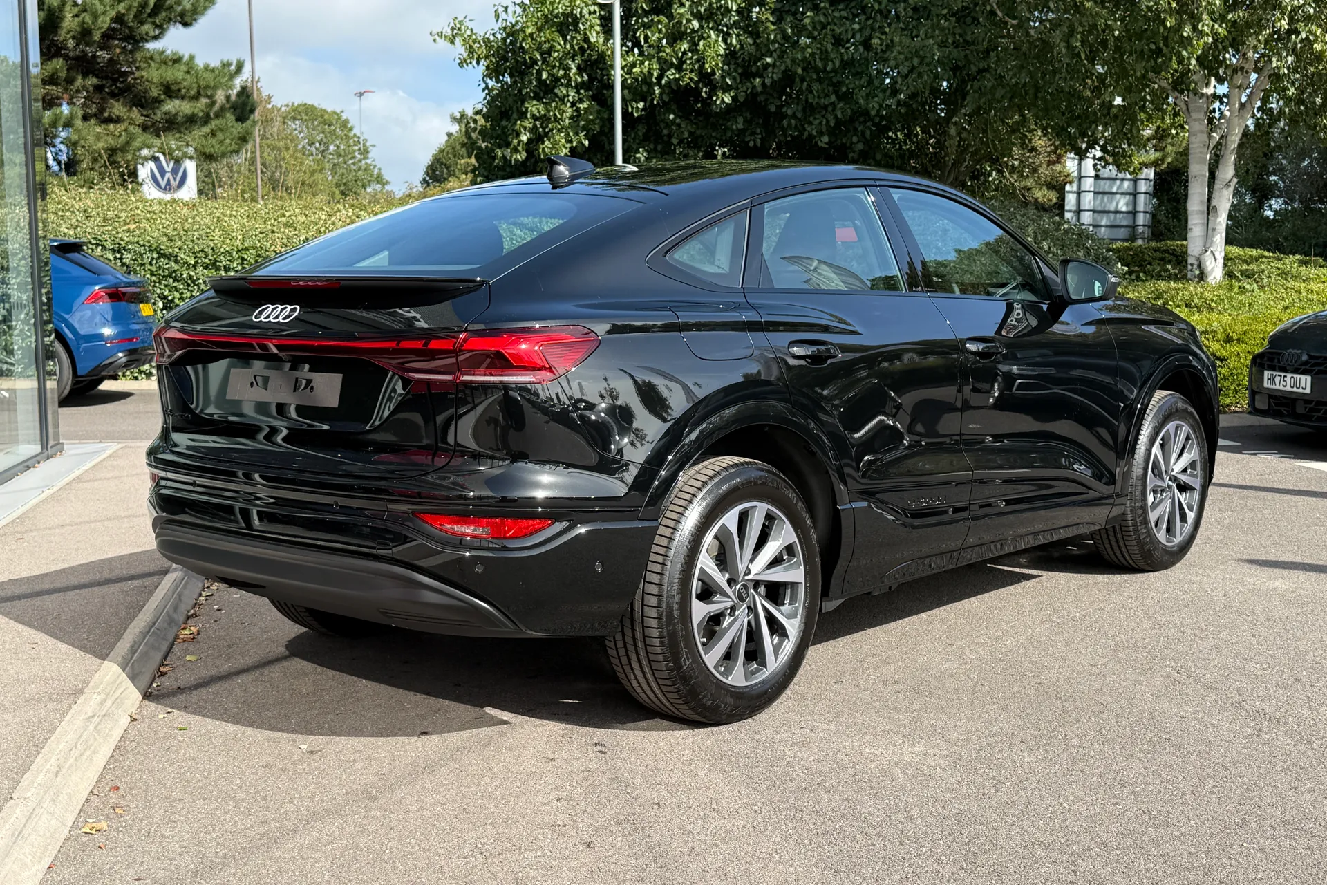 Audi Q6 thumbnail image number 23