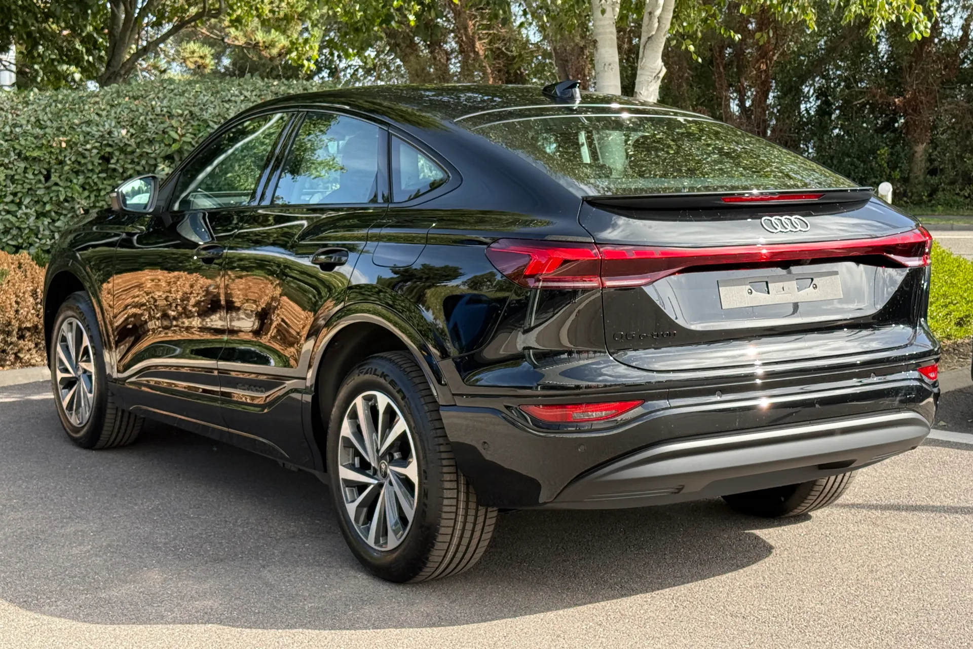 Audi Q6 thumbnail image number 12