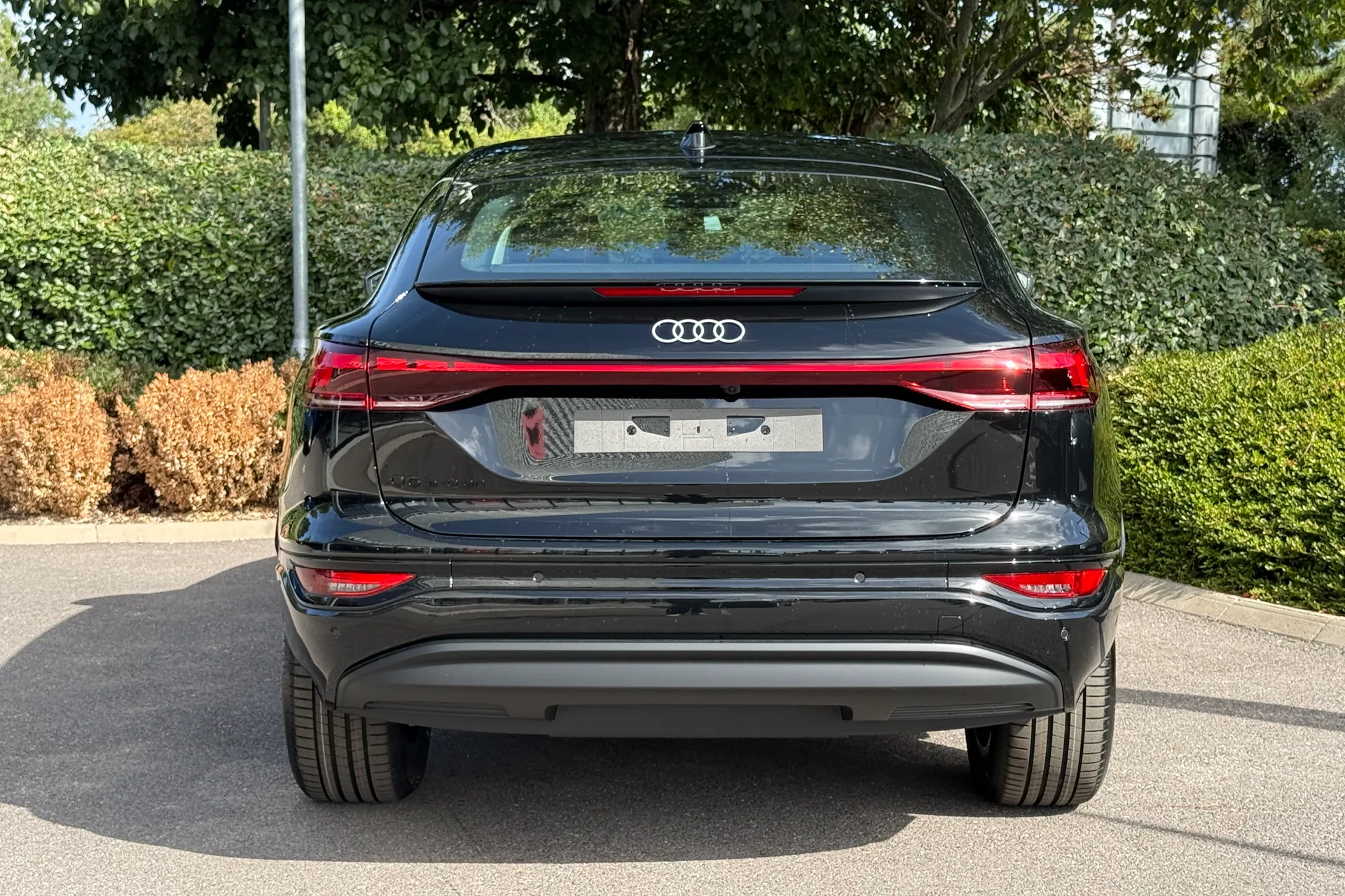 Audi Q6 thumbnail image number 10