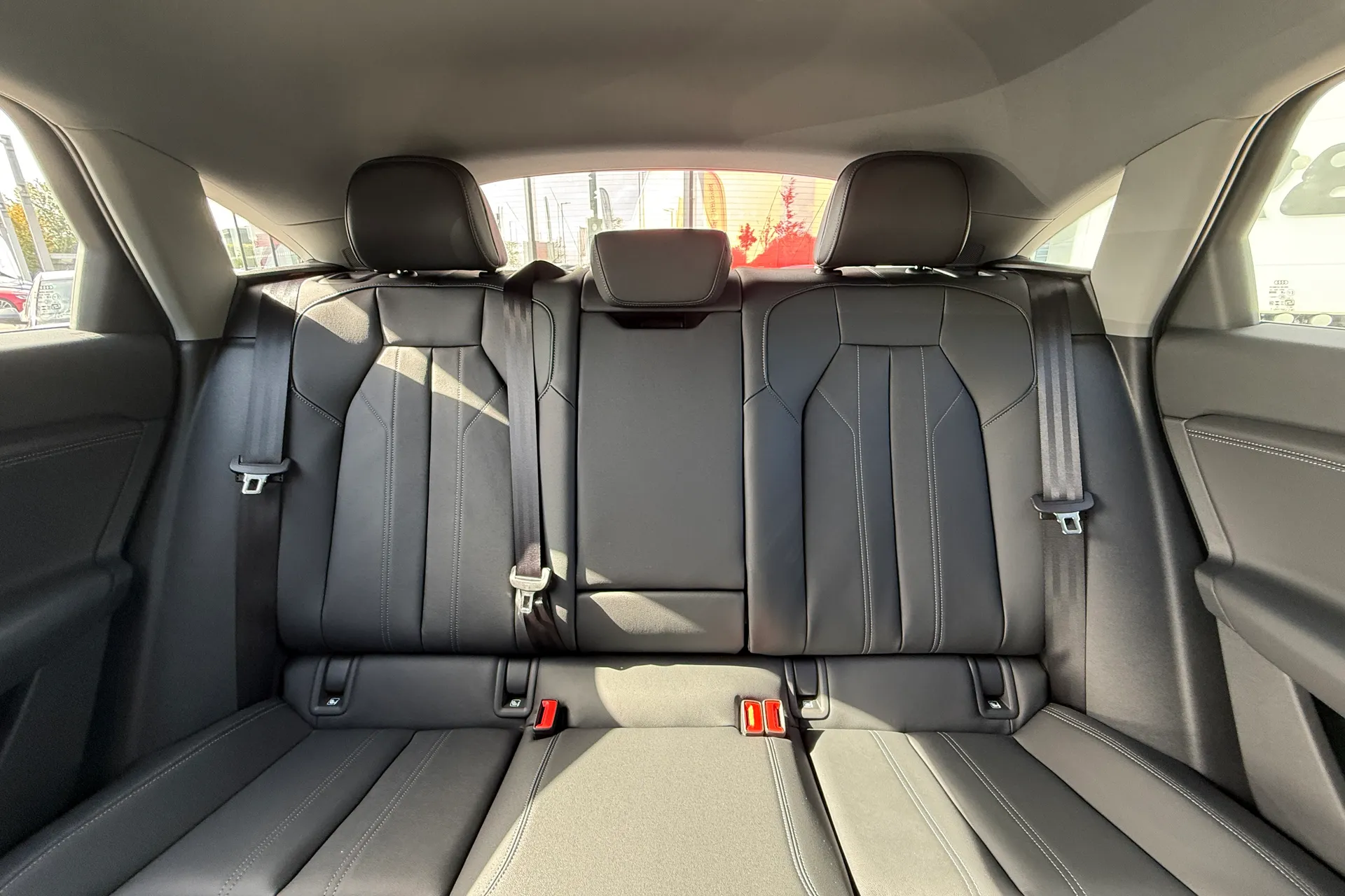 Audi Q6 thumbnail image number 36