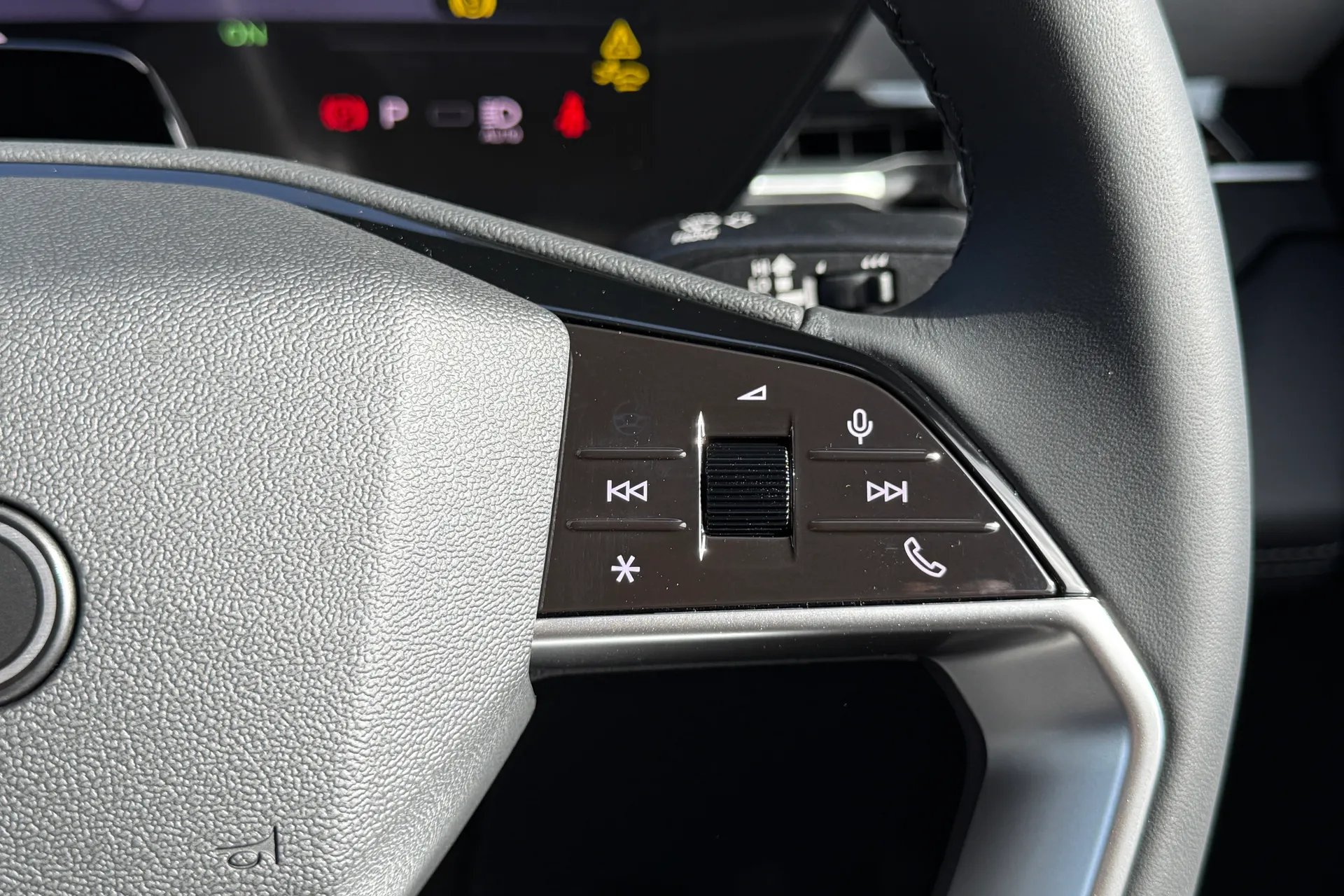 Audi Q6 thumbnail image number 47