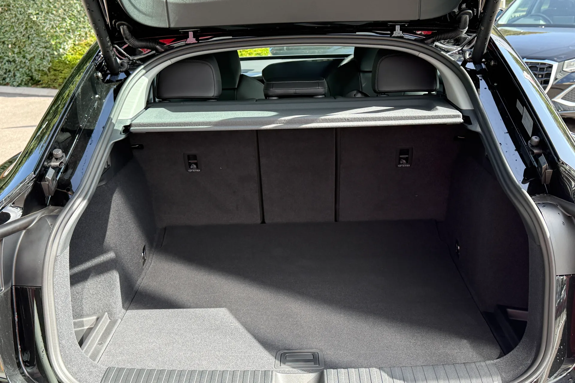 Audi Q6 thumbnail image number 39