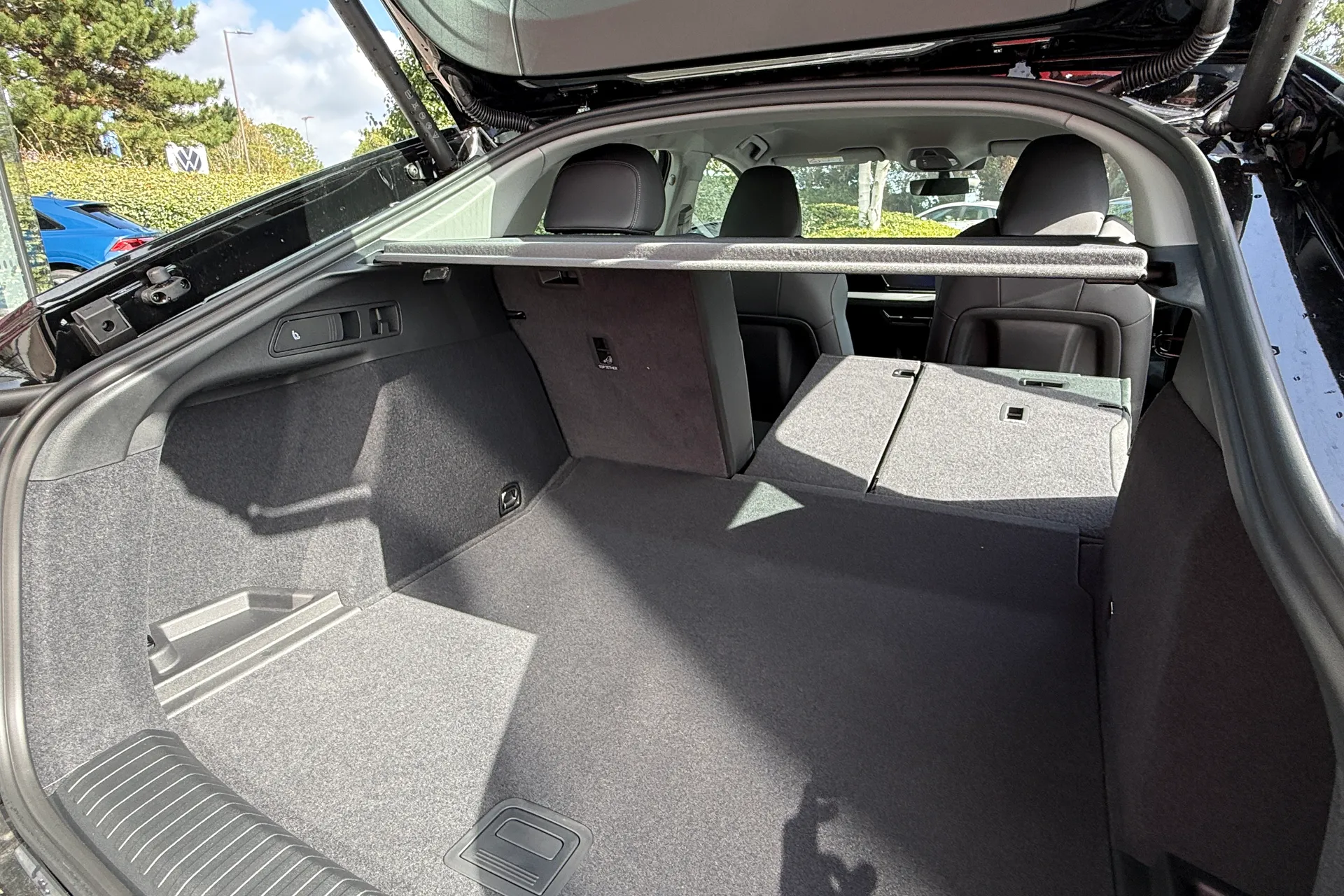 Audi Q6 thumbnail image number 42