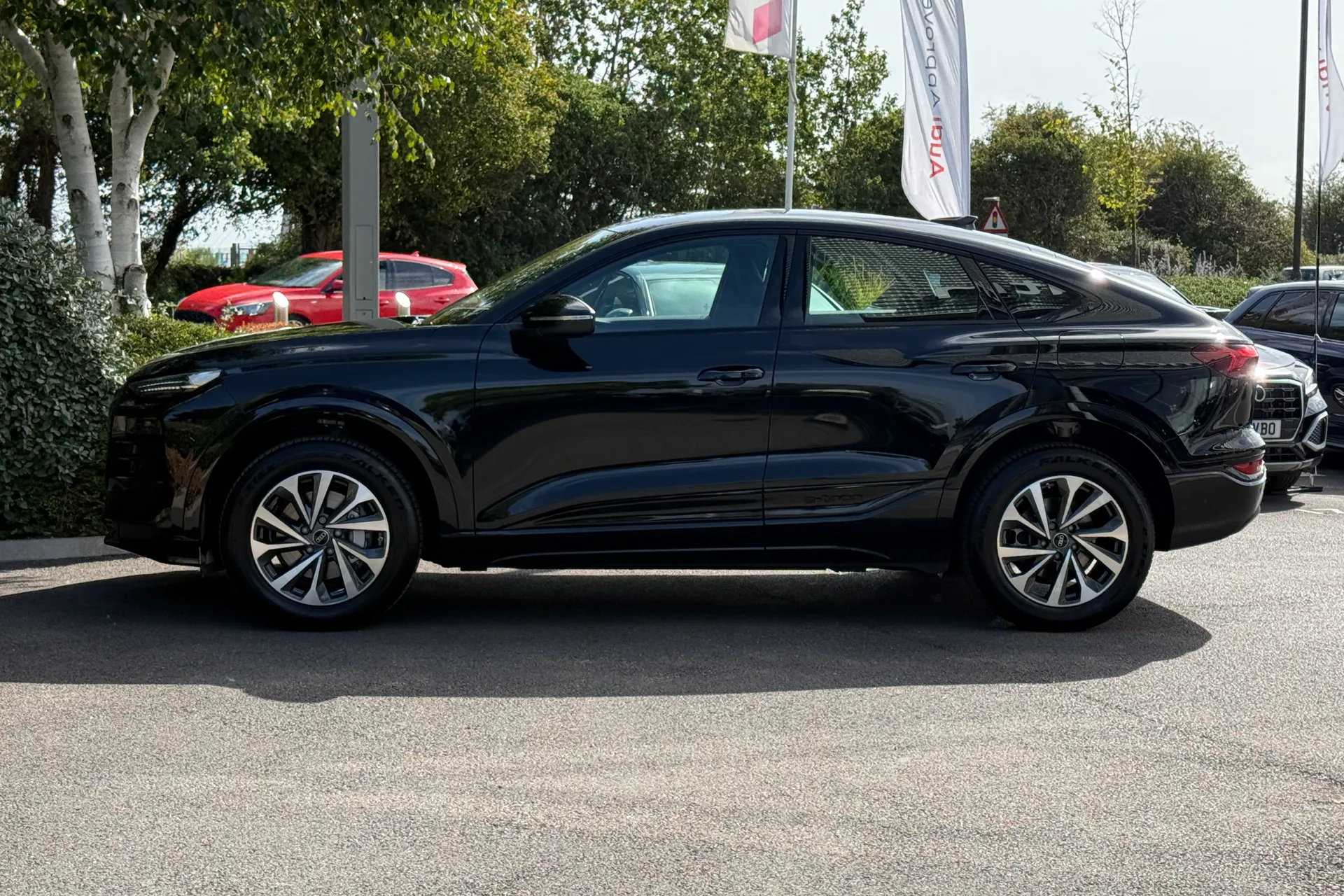 Audi Q6 thumbnail image number 35